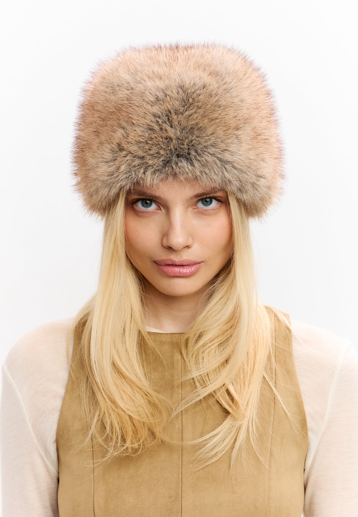 Vinterhat i imiteret pels – Beige