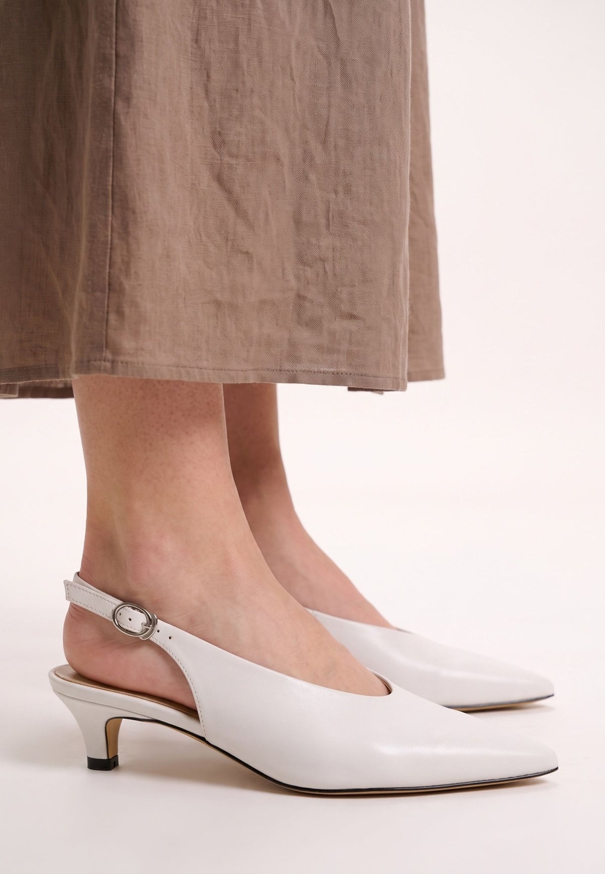 Minimalistische Slingback Kitten Heels - Weiß