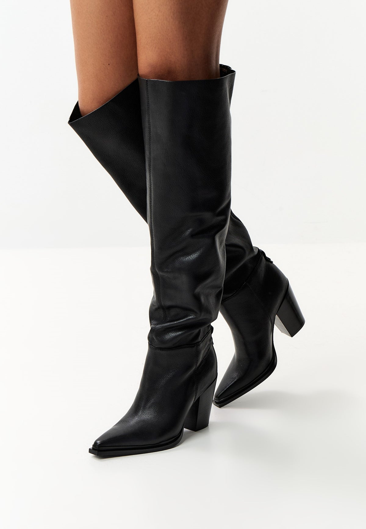 Bottes hautes en cuir – noir