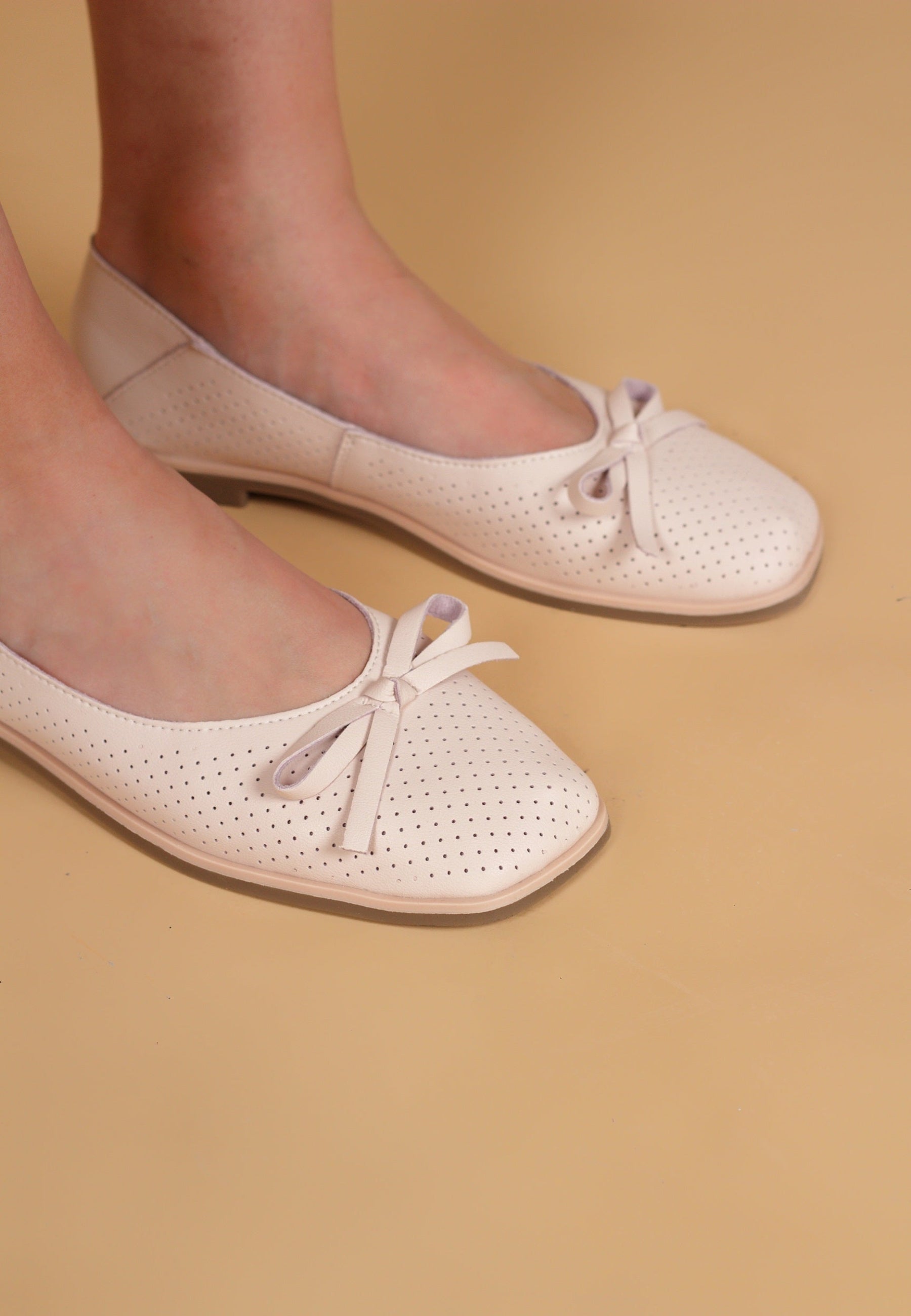 Perforated Bow Flats - Pink