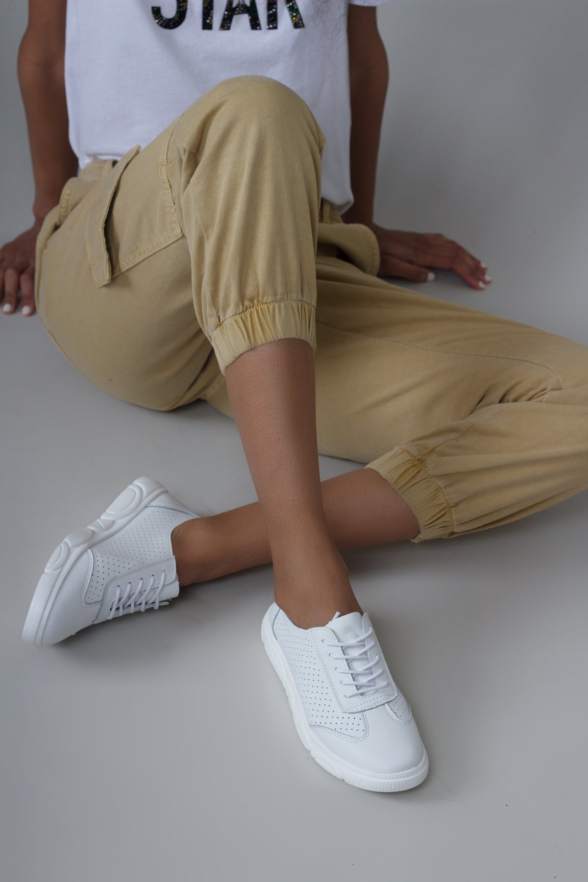 Airlight Leather Sneakers - White