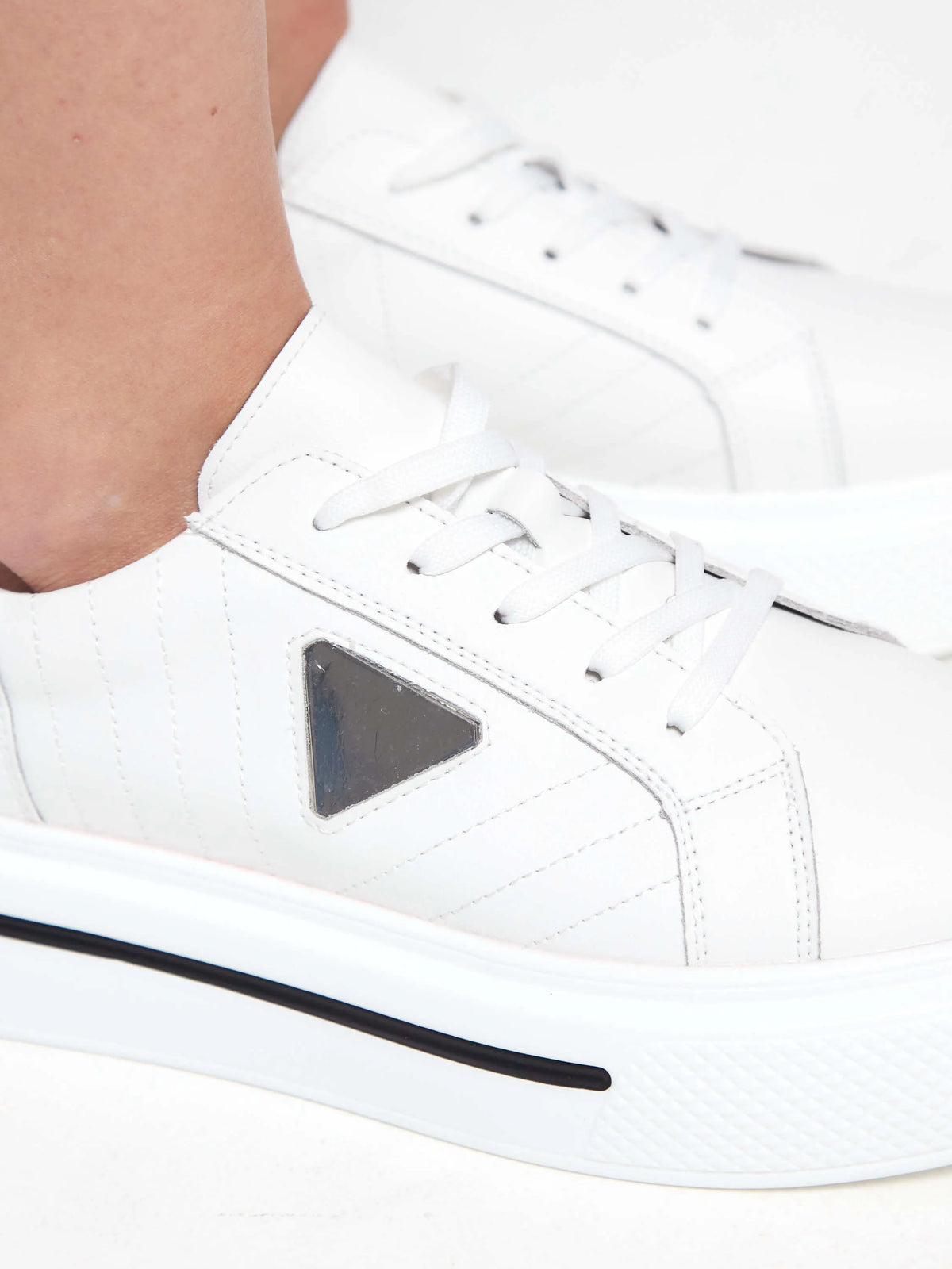 Nova Platform Leather Sneakers