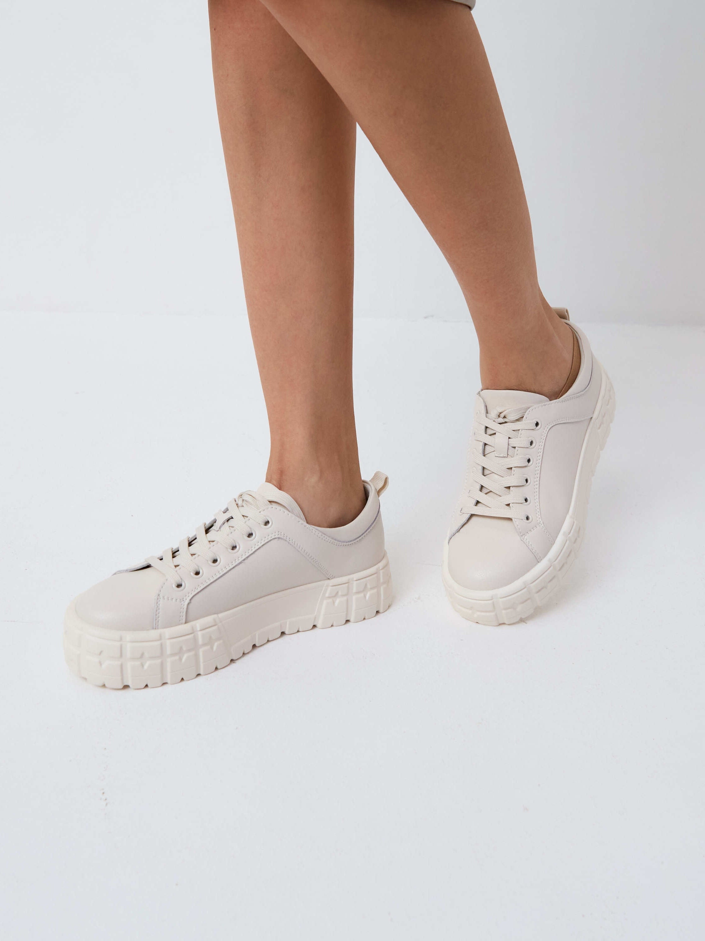 Urban Core Platform Sneakers – White