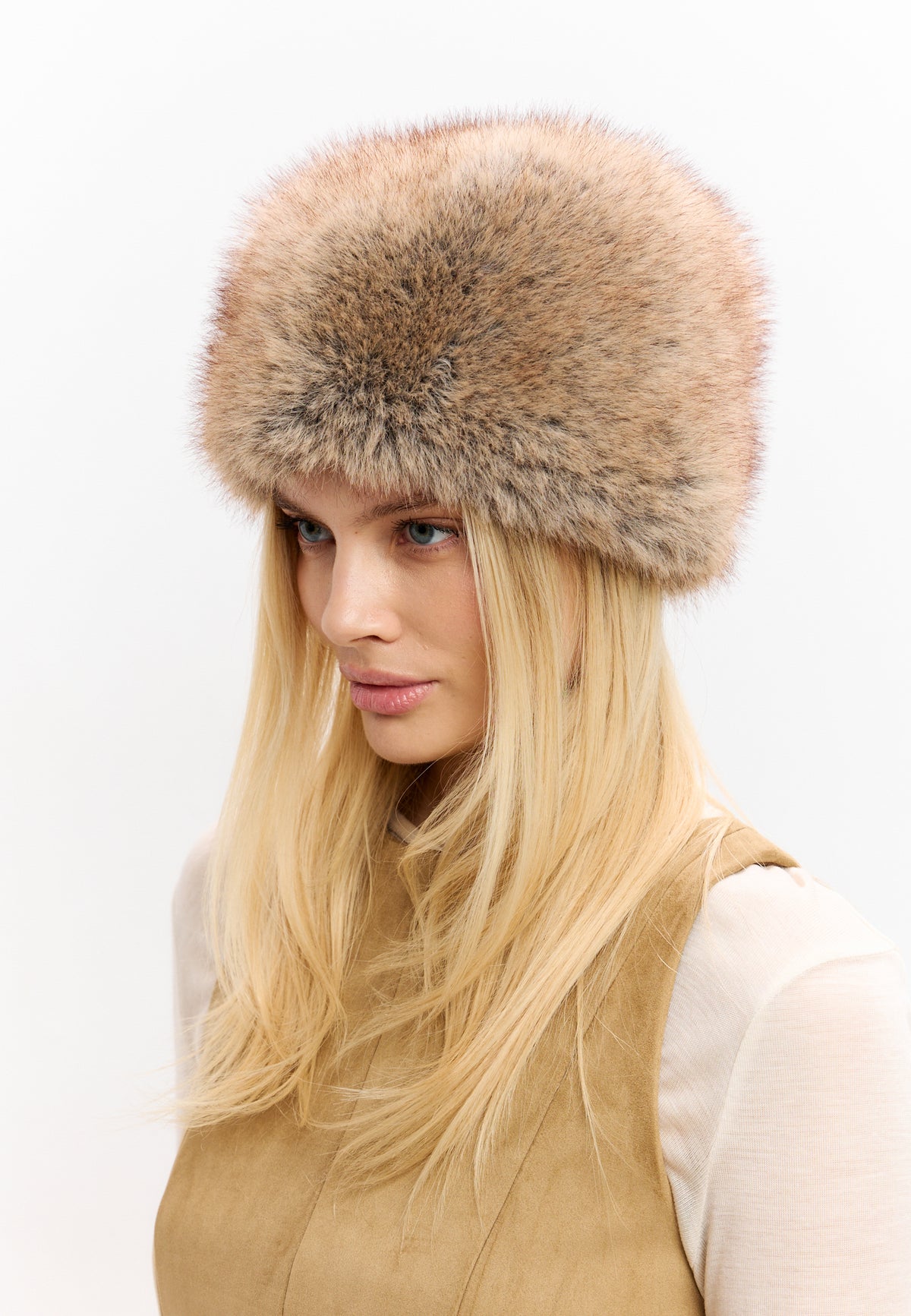 Vinterhat i imiteret pels – Beige