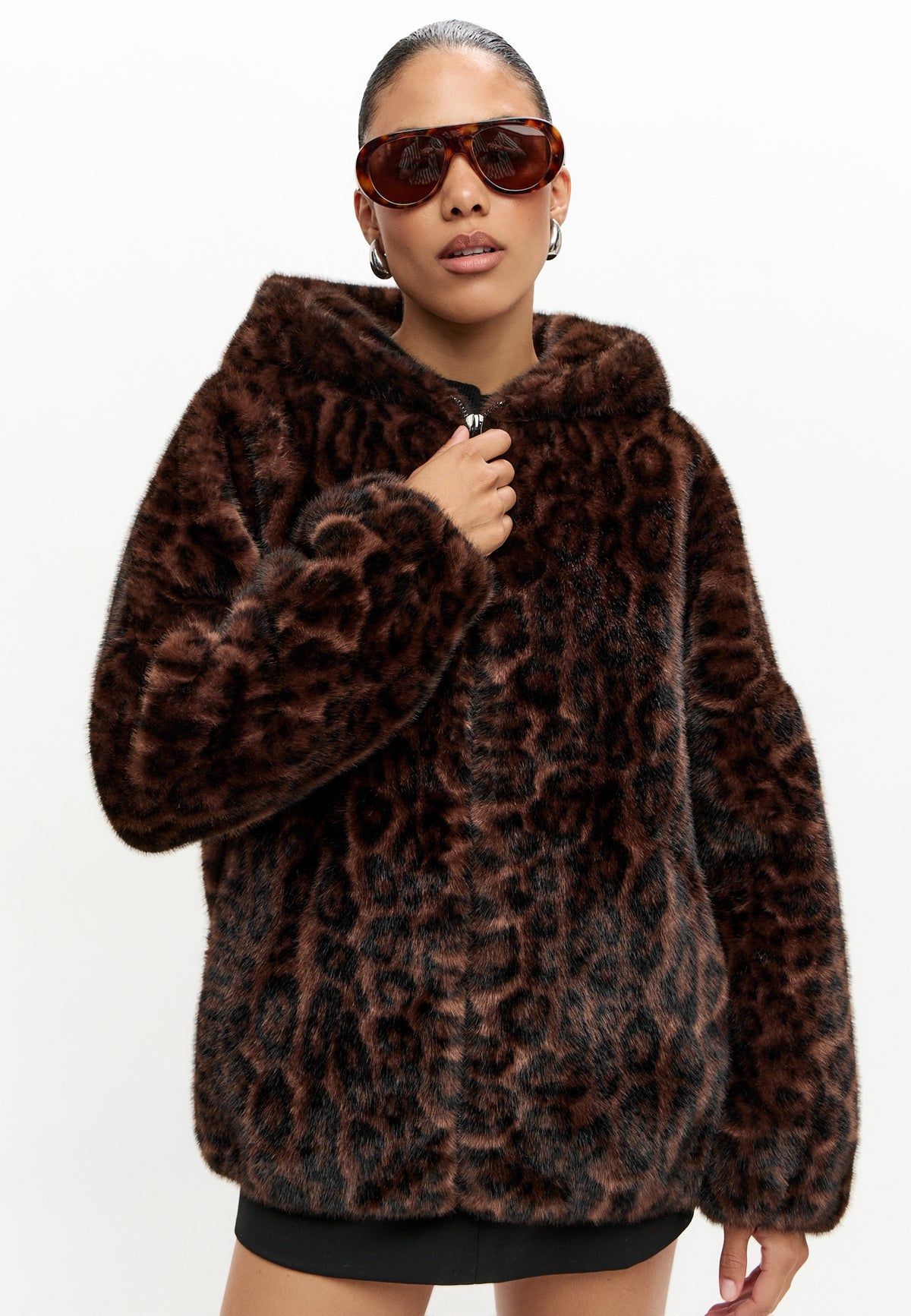 Veste à capuche élégante en fausse fourrure Reyna – Léopard