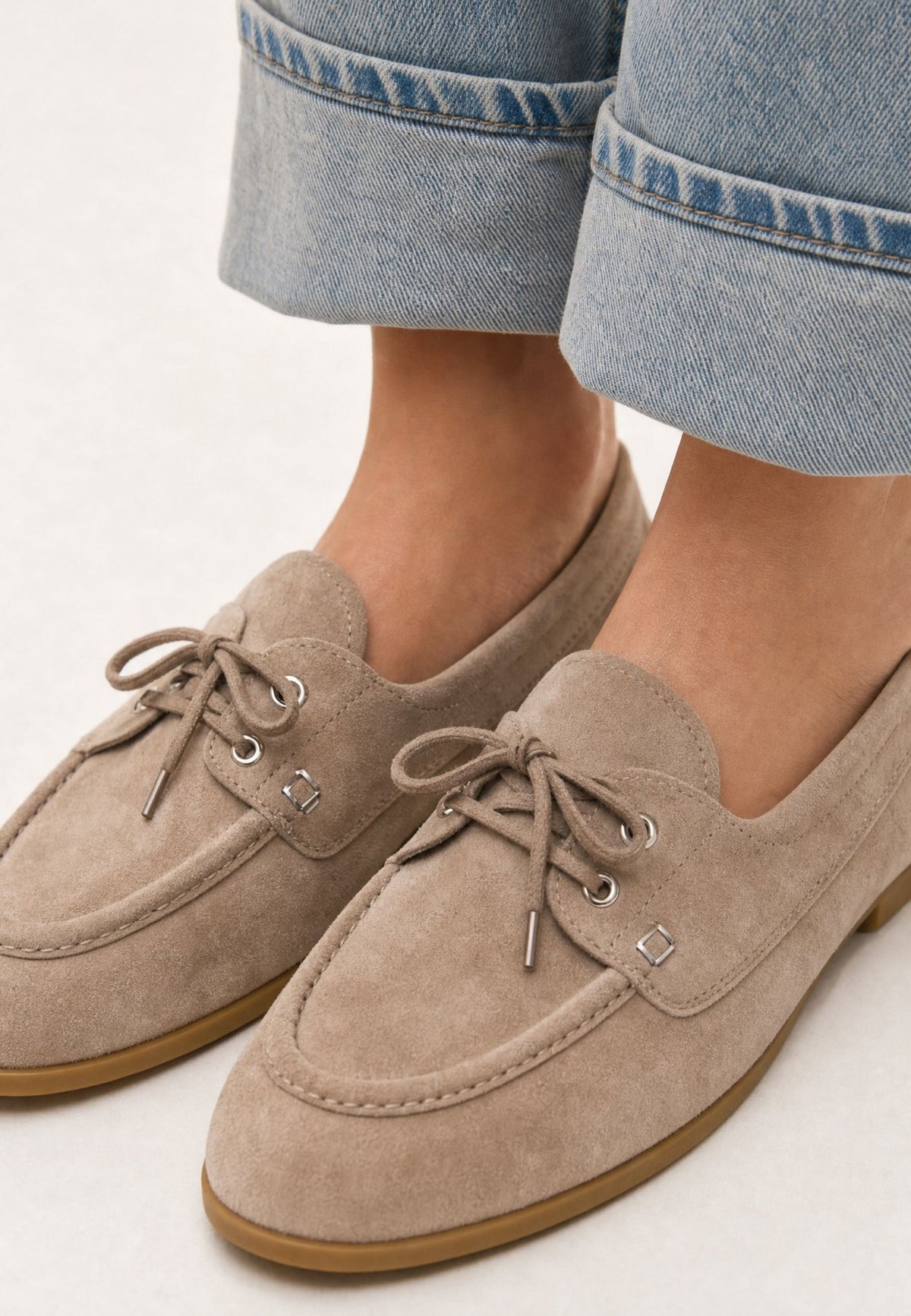 Snörade loafers i mocka – Beige