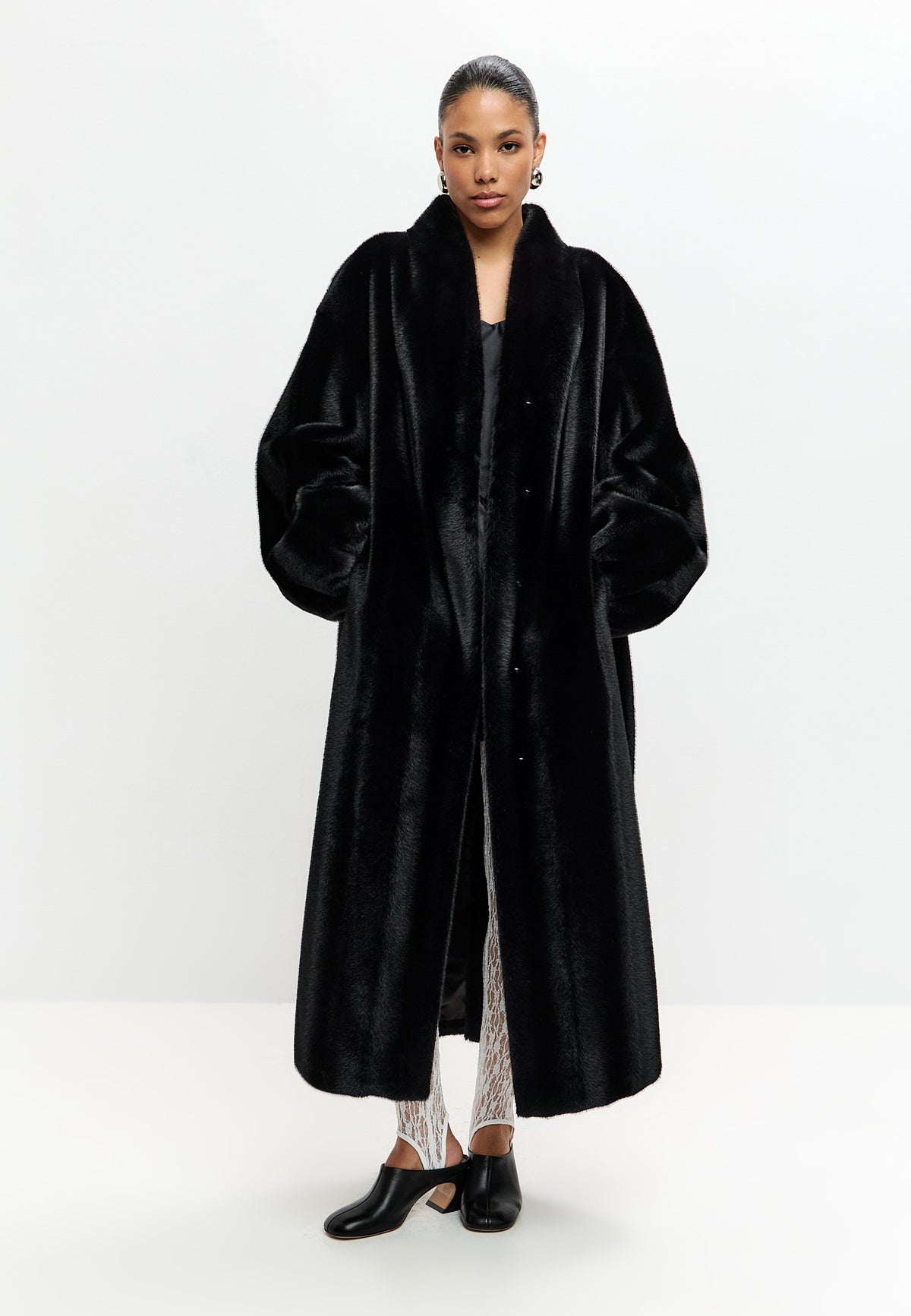 Mantel Noir Luxe – Schwarz
