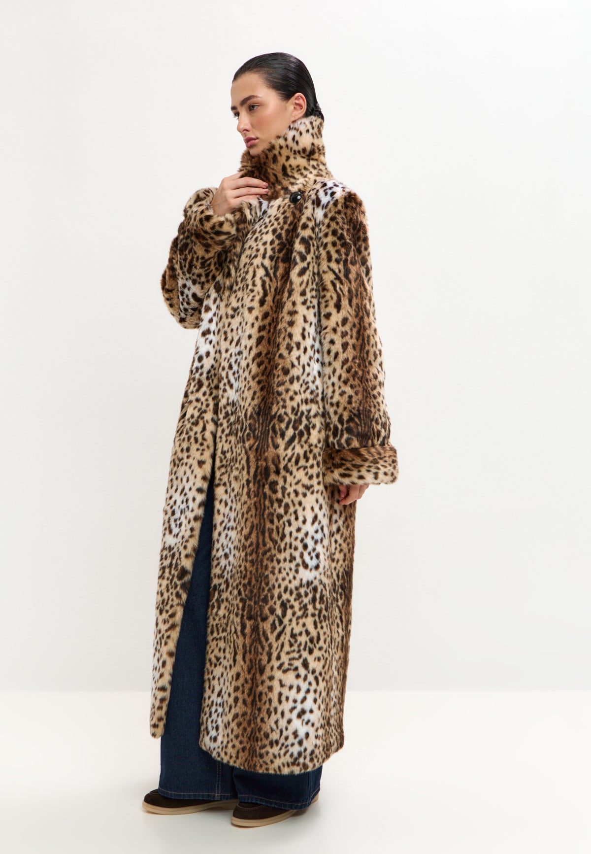 Maxi-Mantel aus Kunstfell Reina – Leopardo
