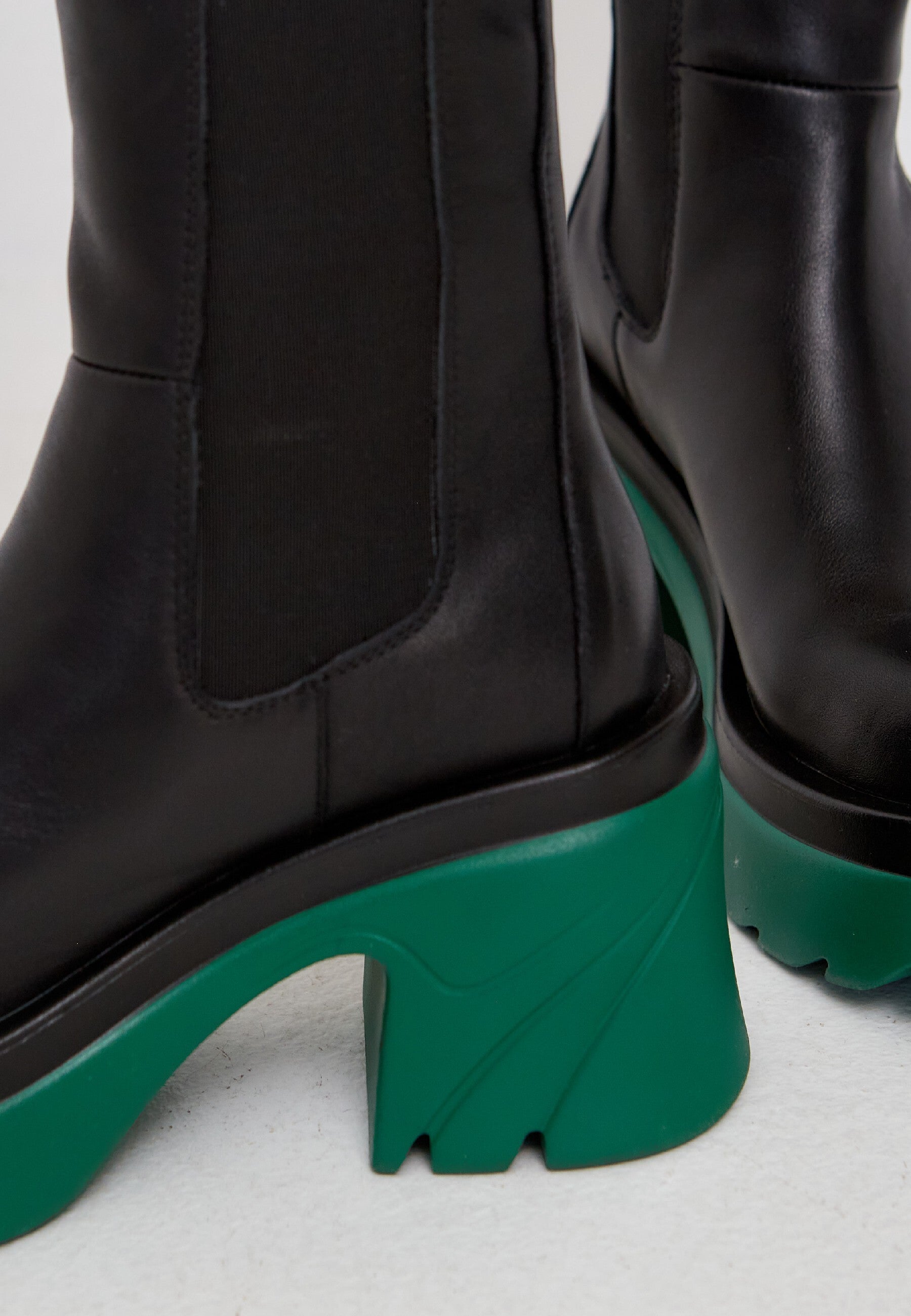 Bold Contrast Platform Chelsea Boots