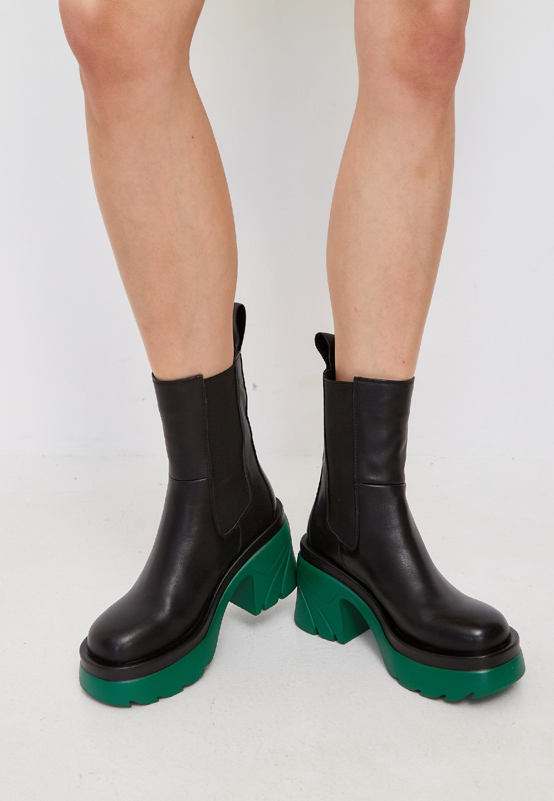 Bold Contrast Platform Chelsea Boots