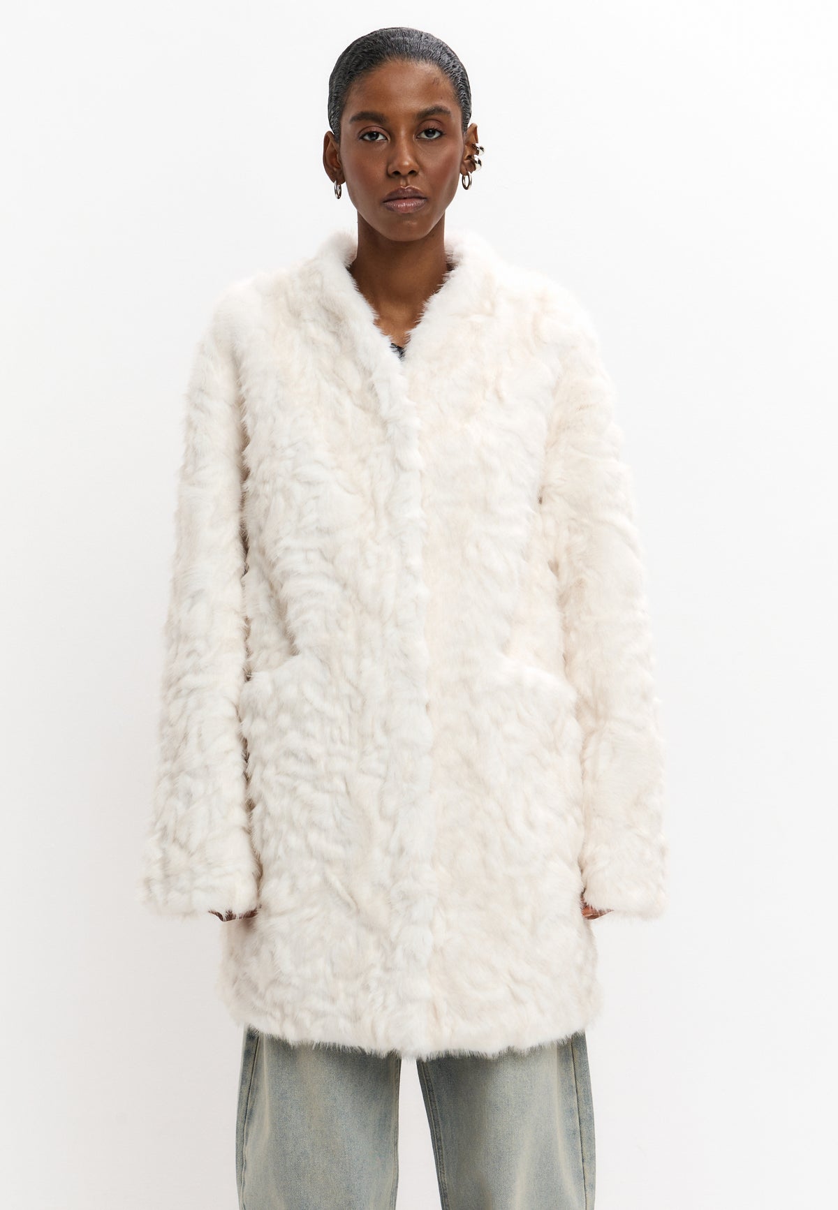 Manteau oversize en fausse fourrure laiteuse