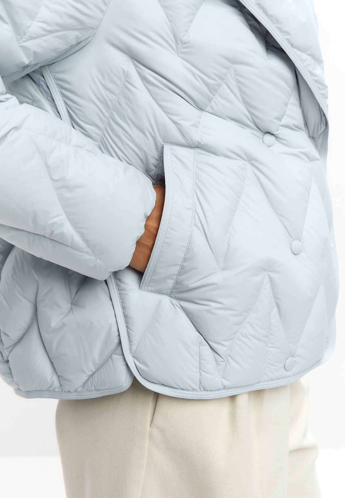 Chevron Quilted Cropped Down Jacket - Light blue
