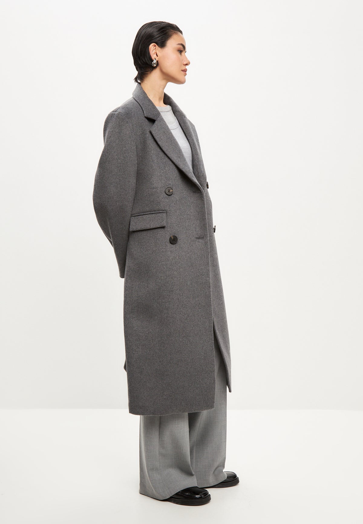 Double-breasted long wool coat – Grey