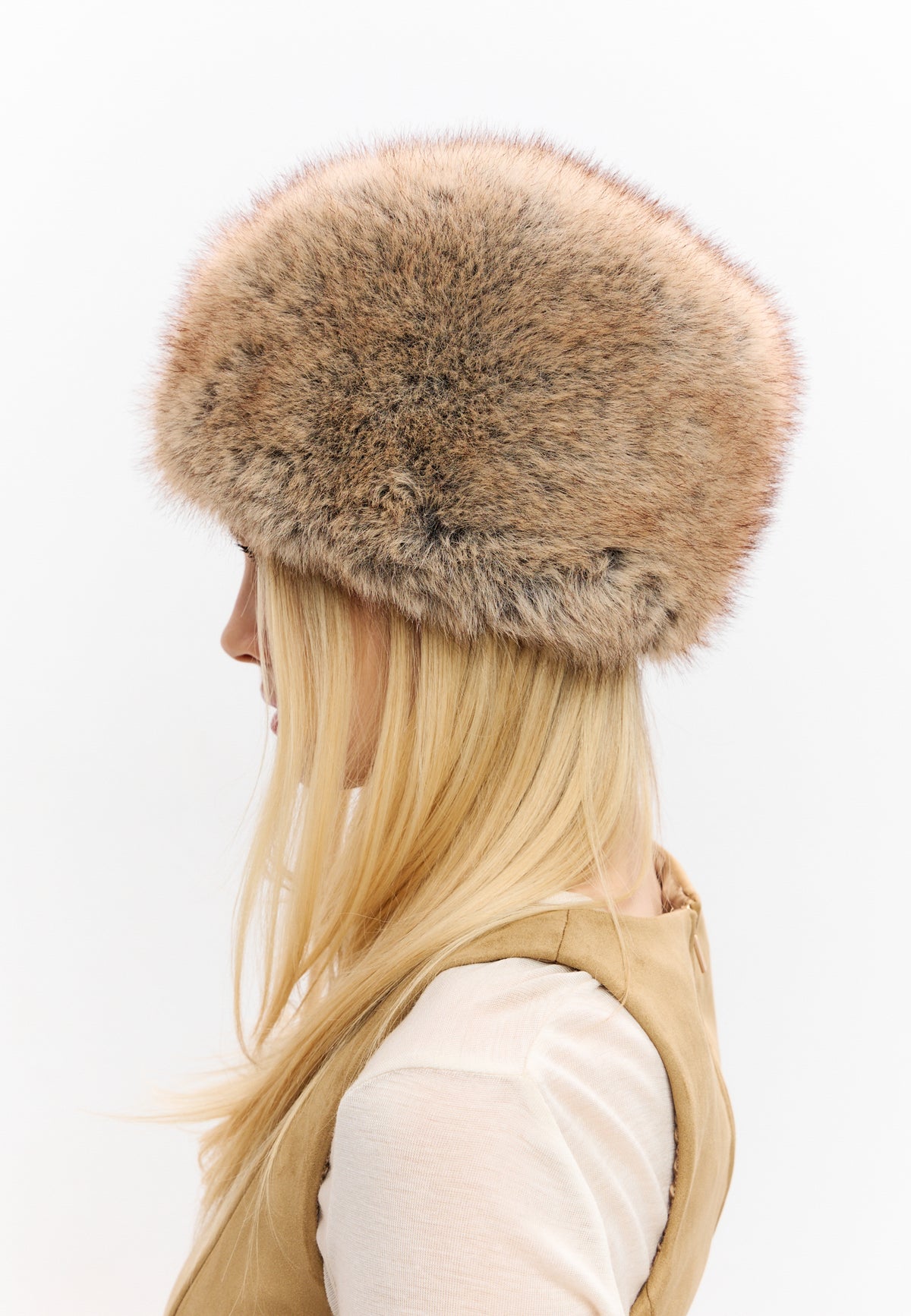 Vinterhat i imiteret pels – Beige