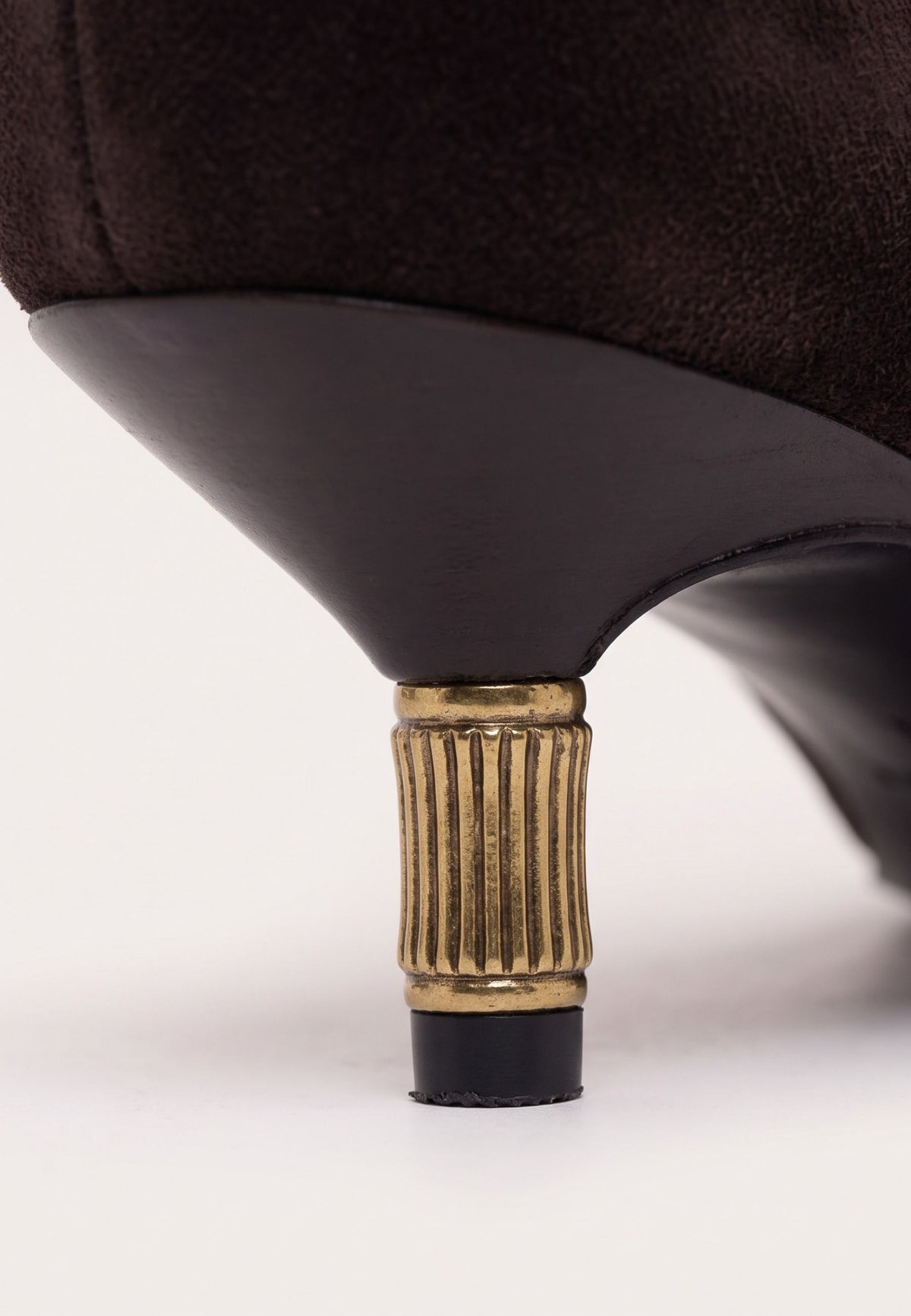 Bottes hautes à bout pointu en daim – Marron foncé