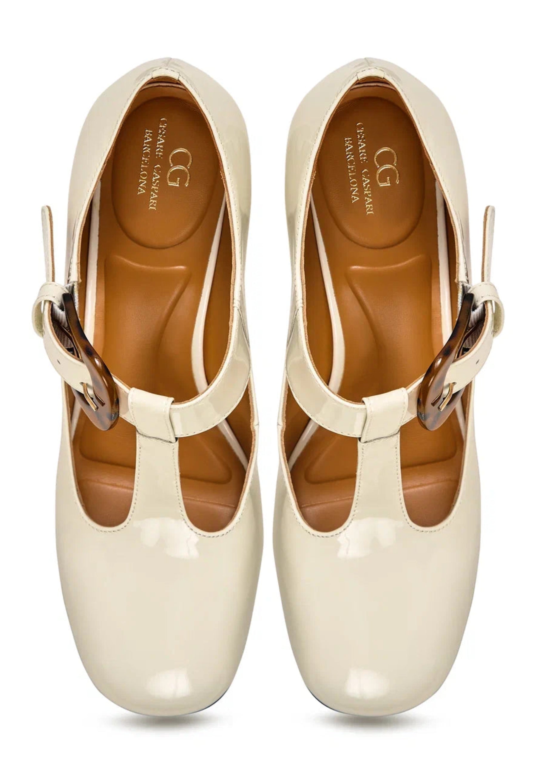 Vintage Buckle Patent Leather Pumps - White