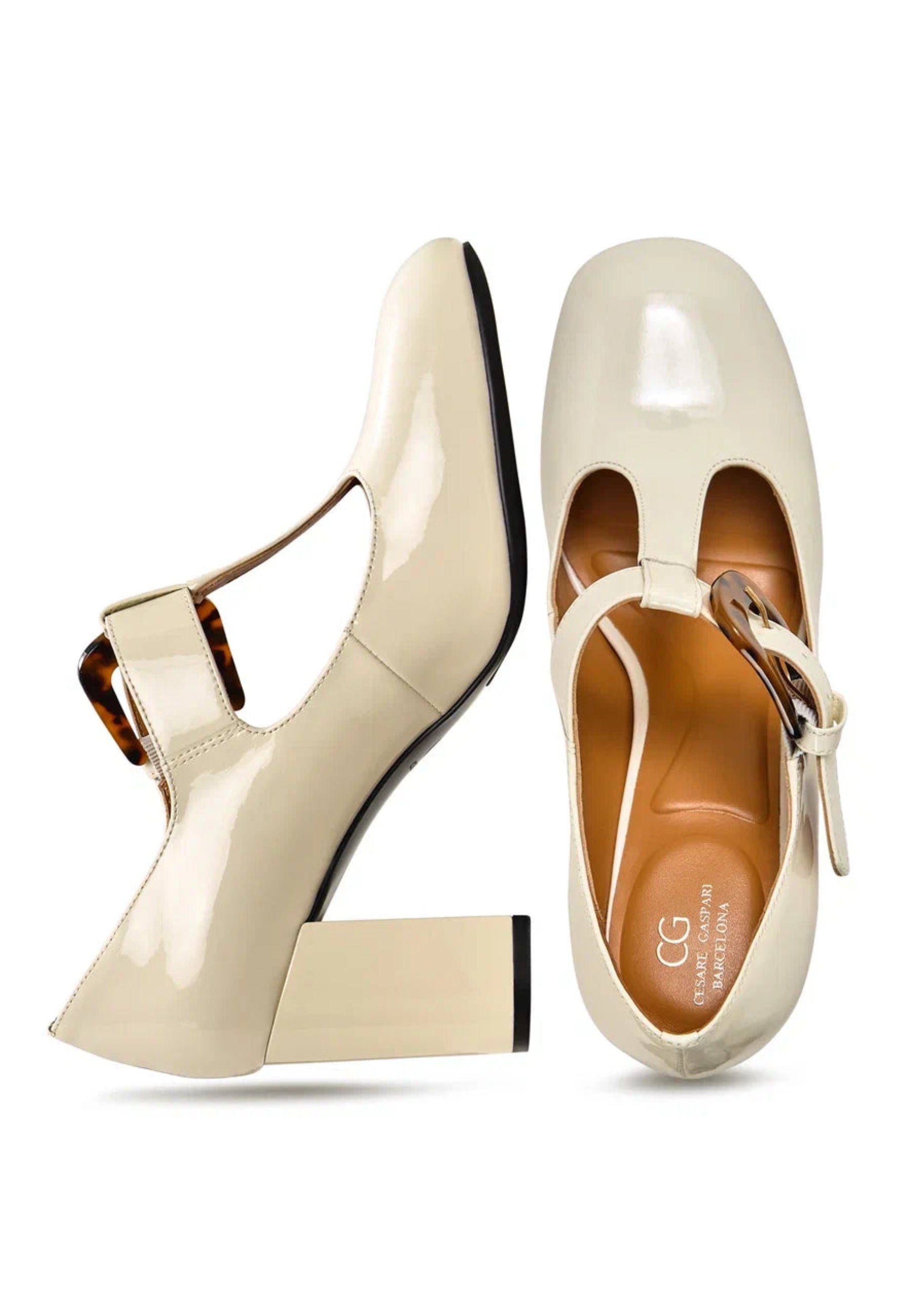 Vintage Buckle Patent Leather Pumps - White