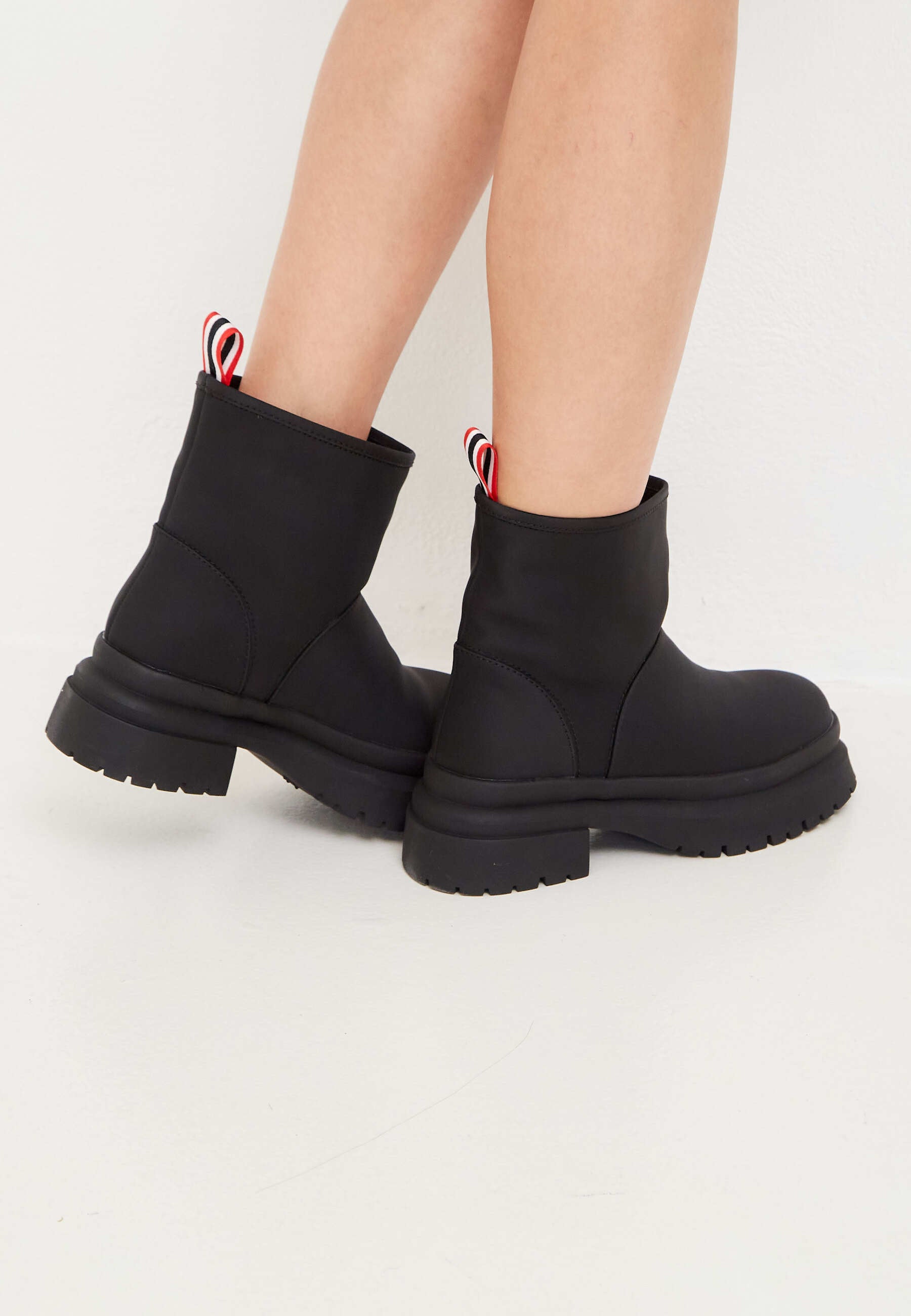 Classic Winter Pull-On Boots - Black