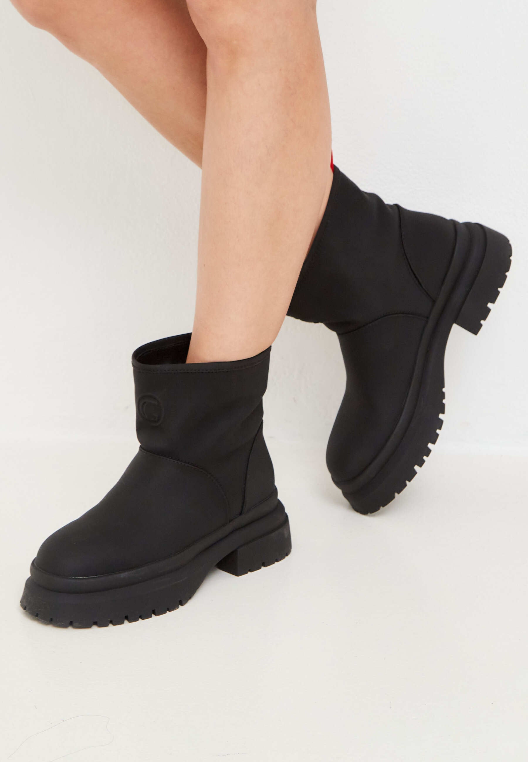 Classic Winter Pull-On Boots - Black