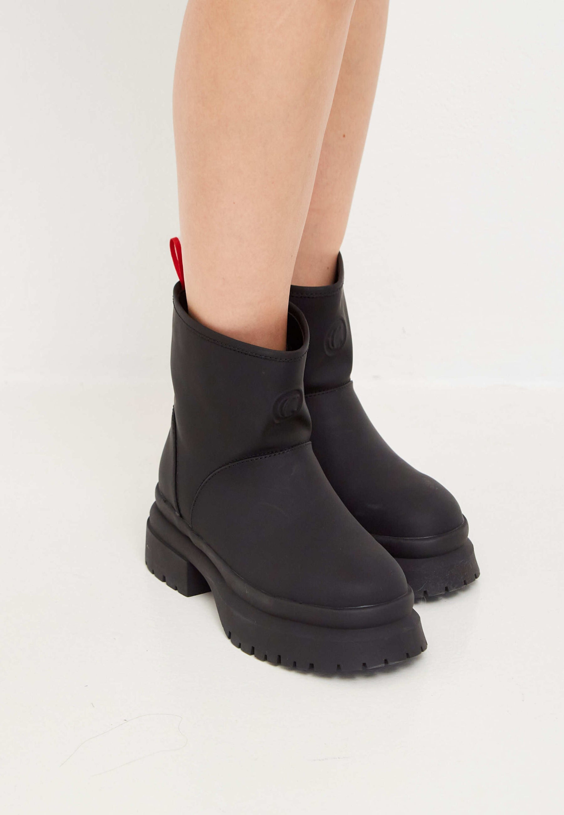 Classic Winter Pull-On Boots - Black