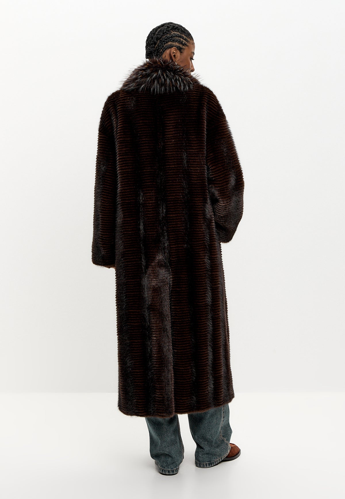 Couture krage i fuskpäls – Indigo Brun