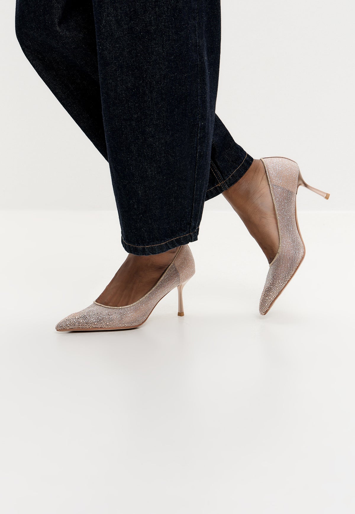 Camille pumps i satin med dekoration – Champagne
