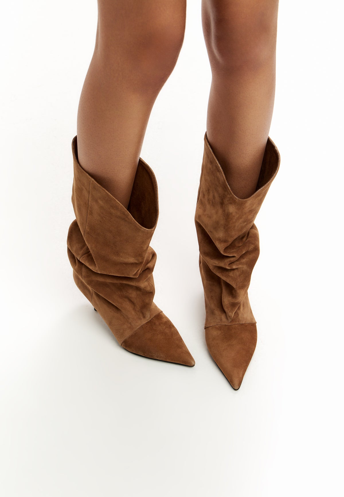 Botki na obcasie typu kitten heel – Brązowe