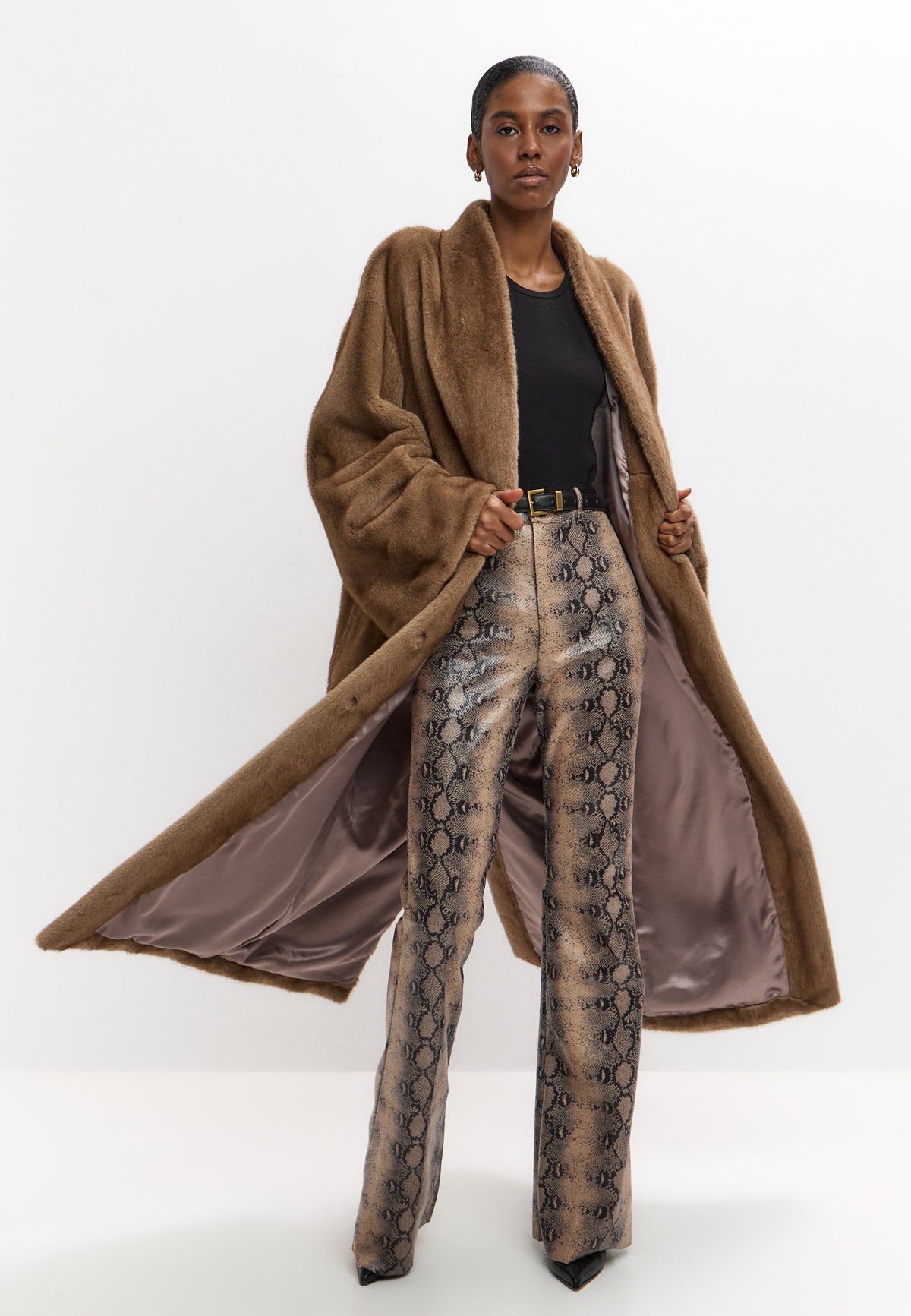 Abrigo Noir Luxe – Topo