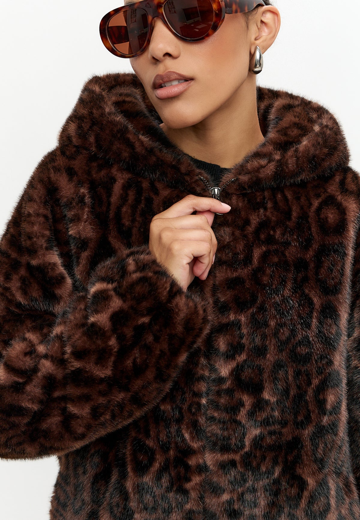 Veste à capuche élégante en fausse fourrure Reyna – Léopard