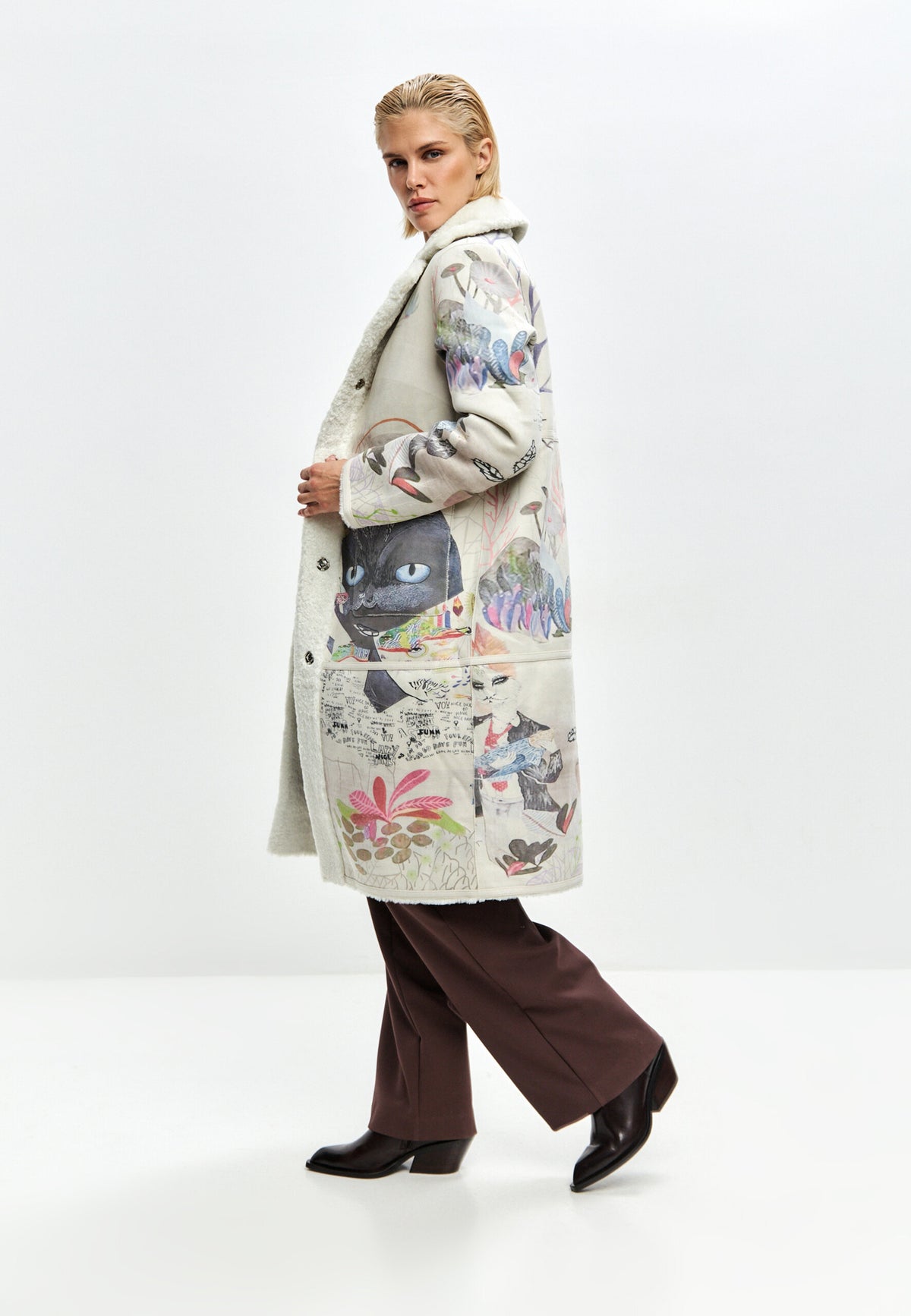 Reversible Printed Coat Catty - White