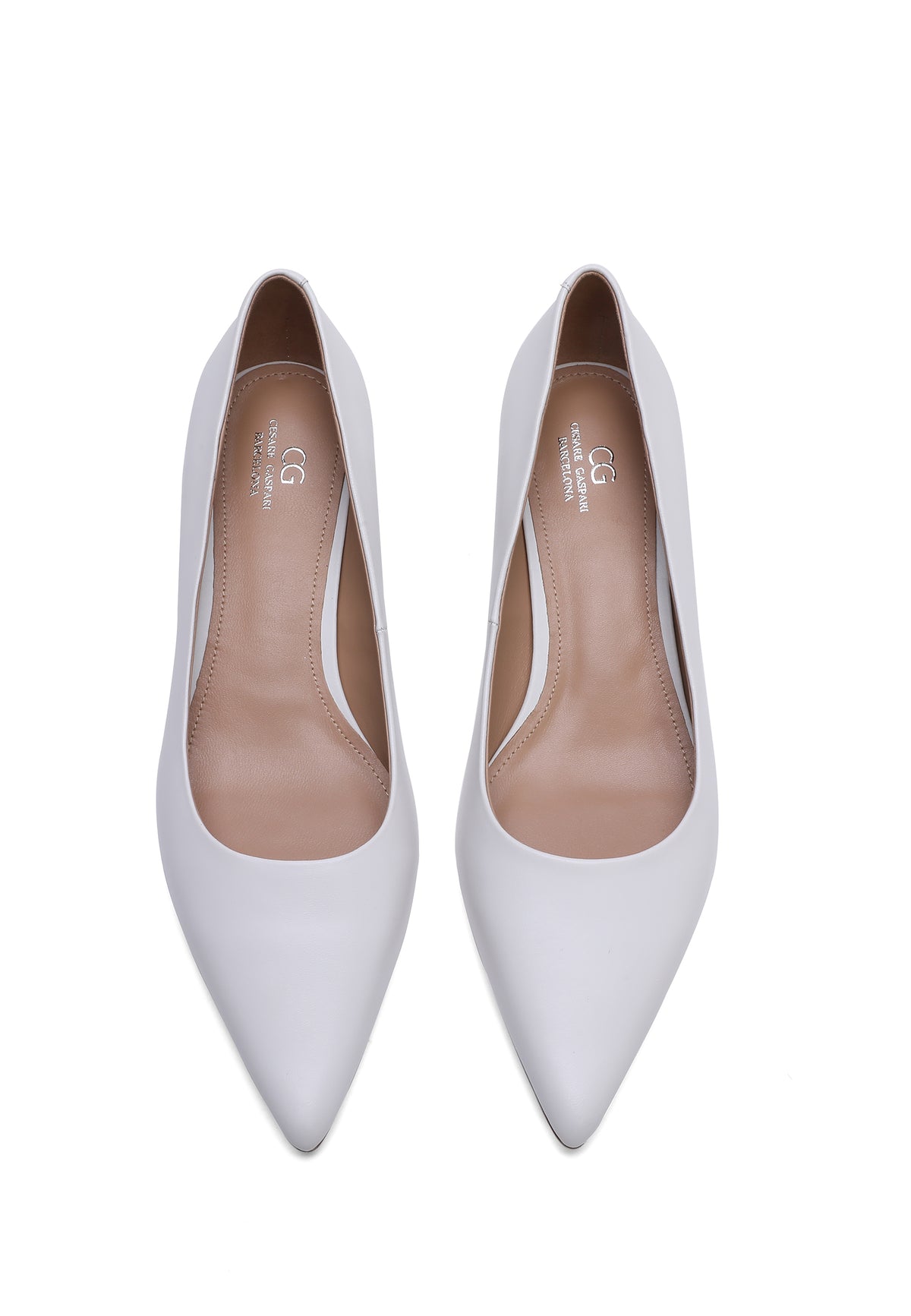 Czółenka z wąskim noskiem na niskim obcasie (kitten heel) – biały