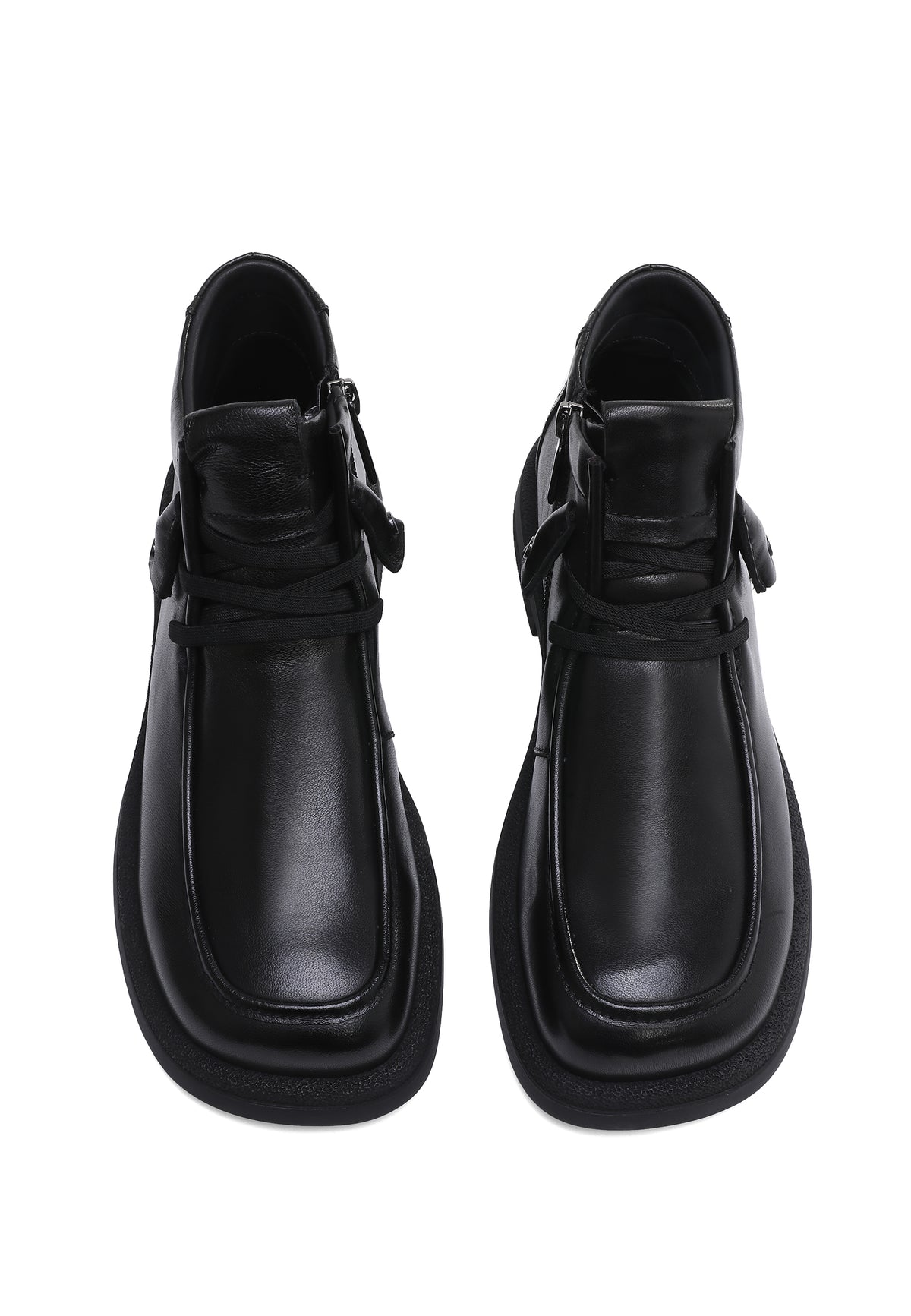 Chaussure à lacets avec détail à pampilles – noir