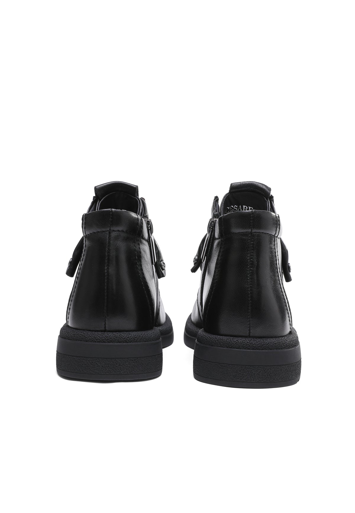 Chaussure à lacets avec détail à pampilles – noir