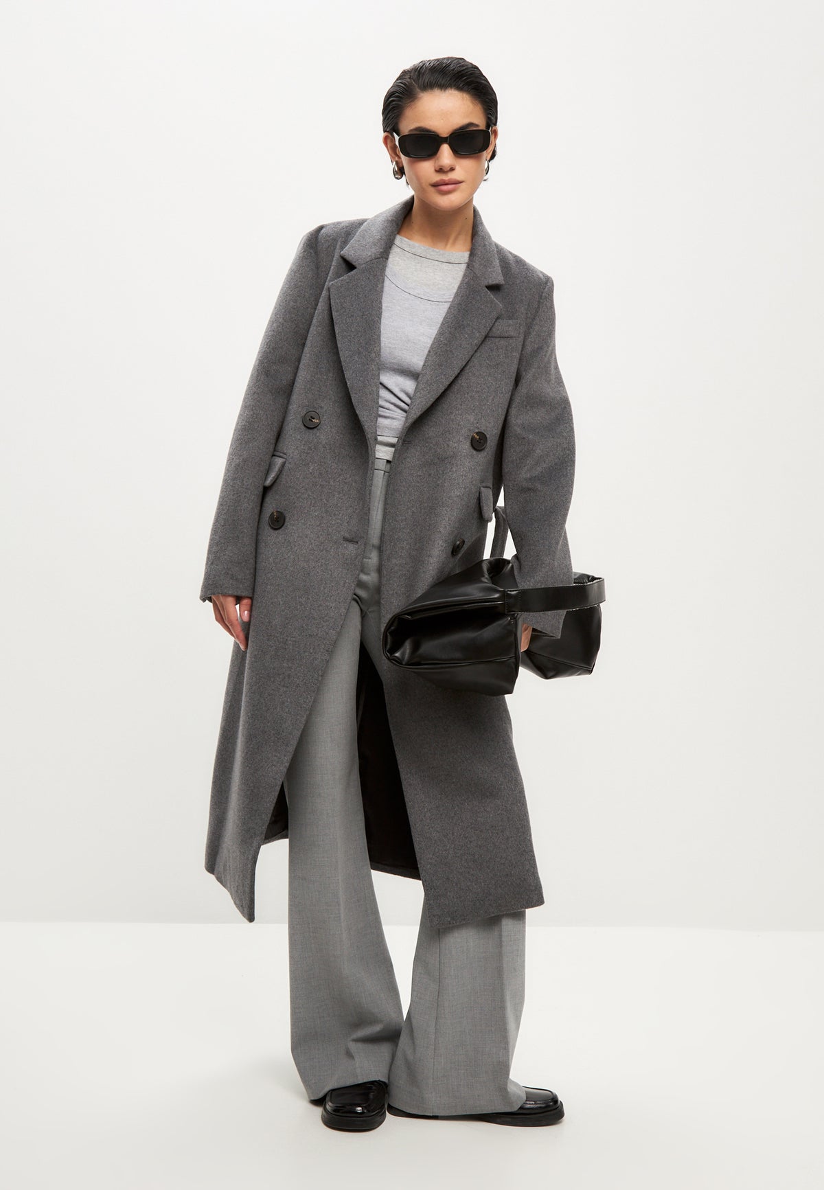 Double-breasted long wool coat – Grey