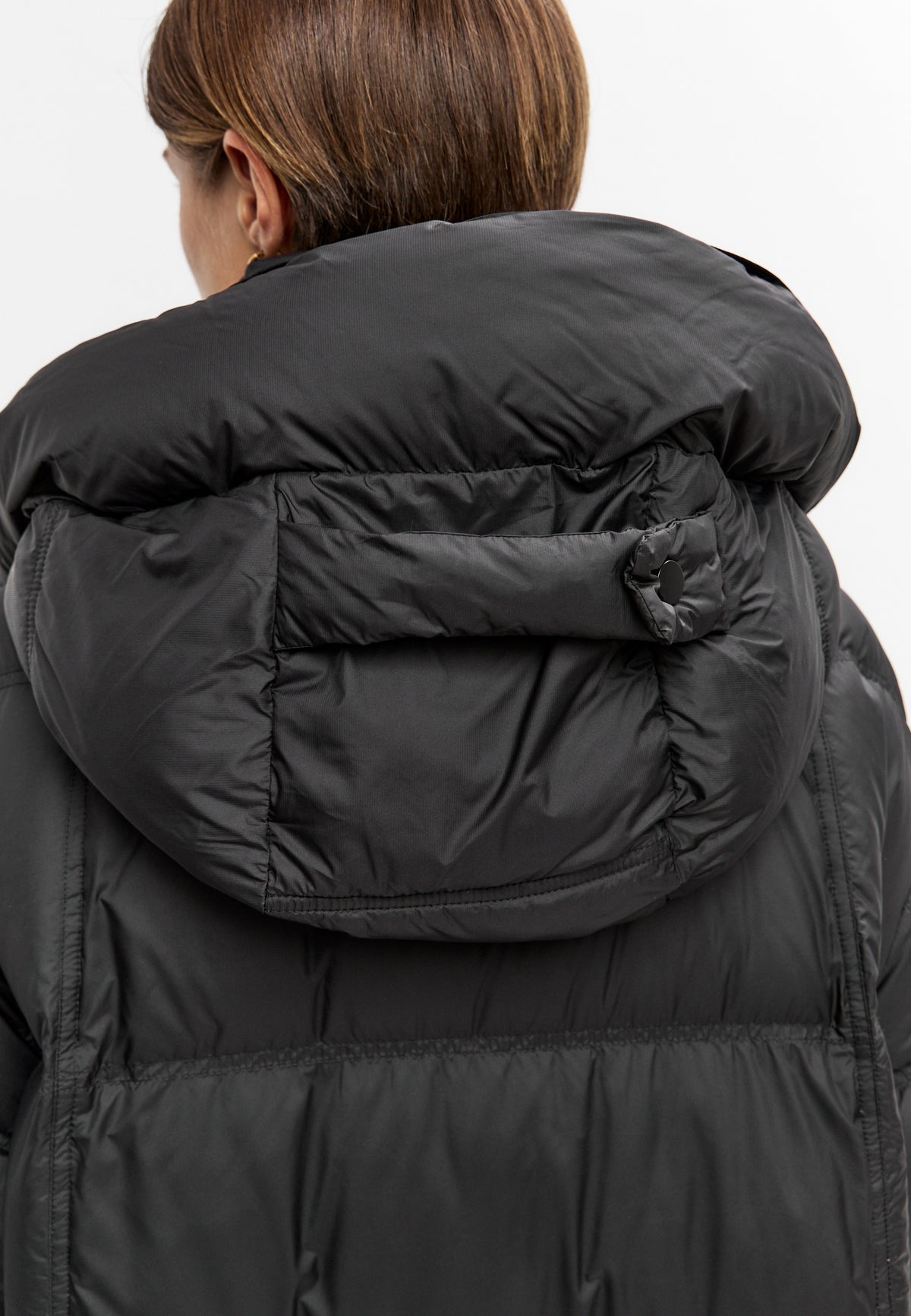 Piumino oversize con cappuccio – Nero