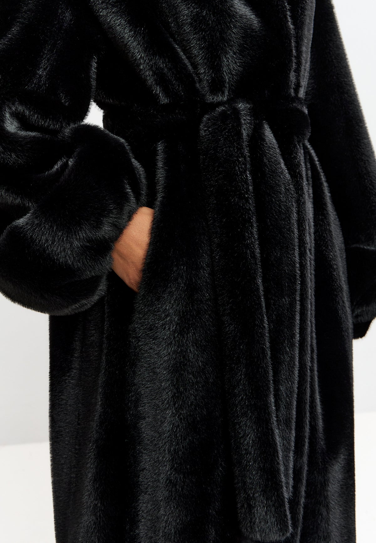 Mantel Noir Luxe – Schwarz