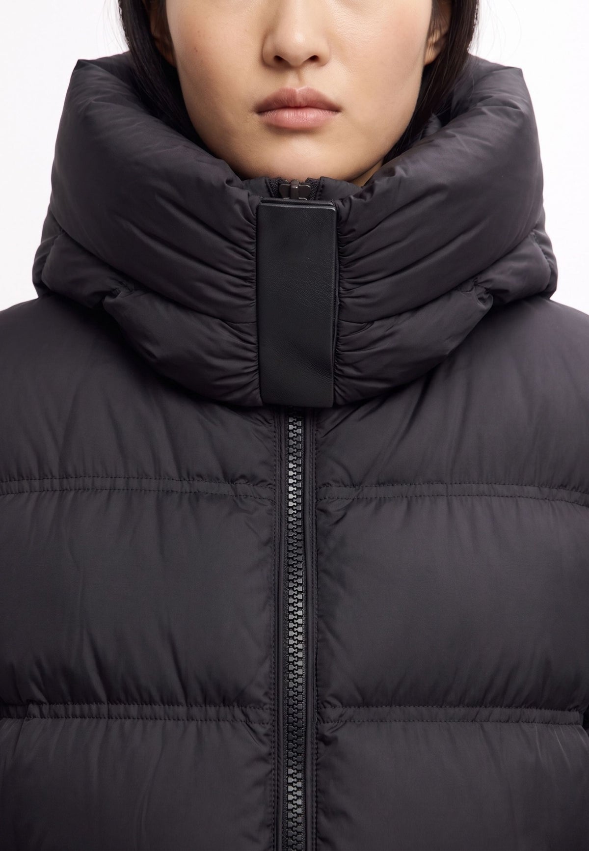 Cropped Hooded Down Puffer Jacket - Black