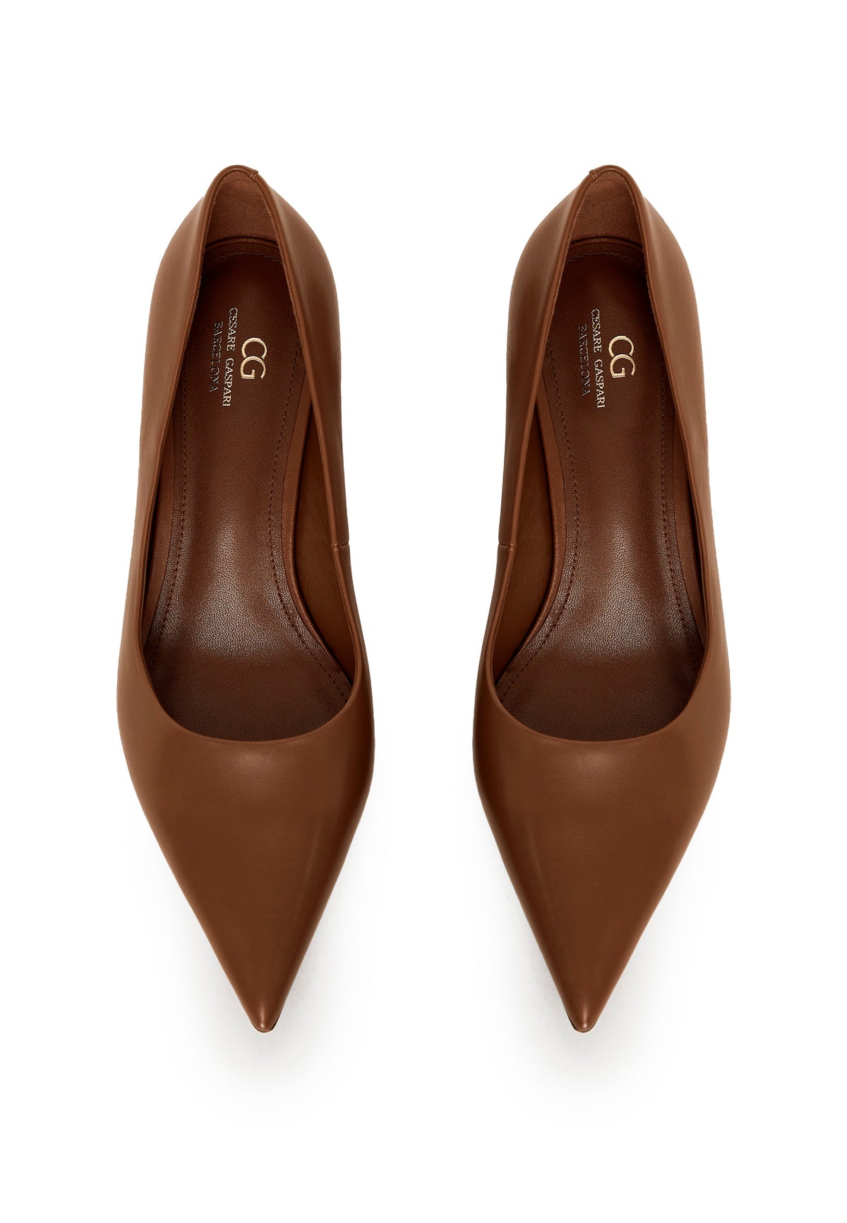 Escarpins à talon kitten en cuir à bout pointu – Beige
