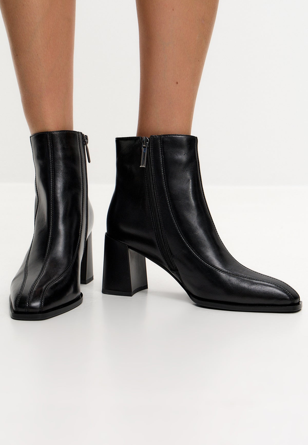 Bottines Sophia à talon bloc – noir