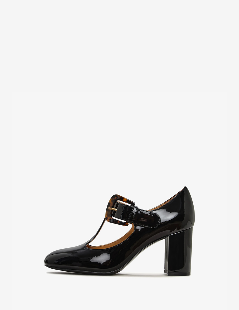 VINTAGE BUCKLE PATENT PUMPS