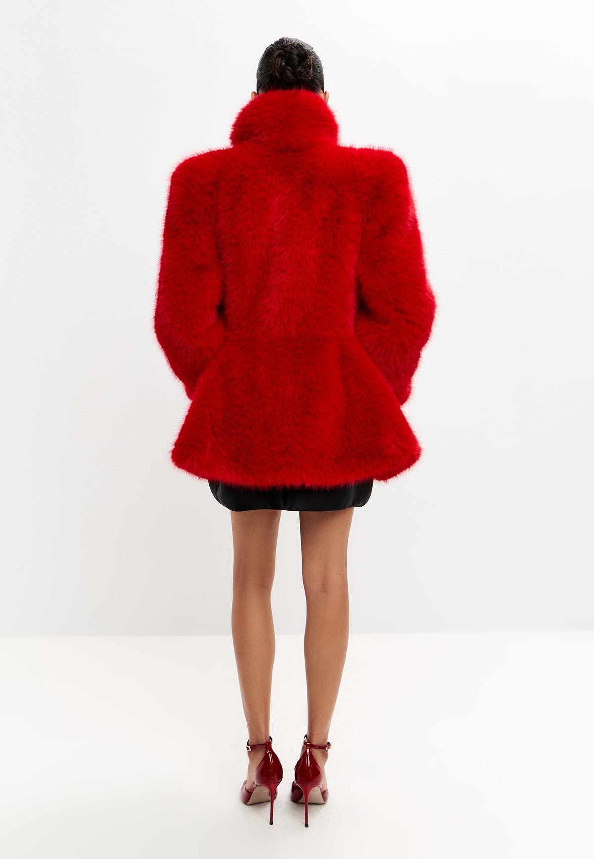 Veste en fausse fourrure – rouge