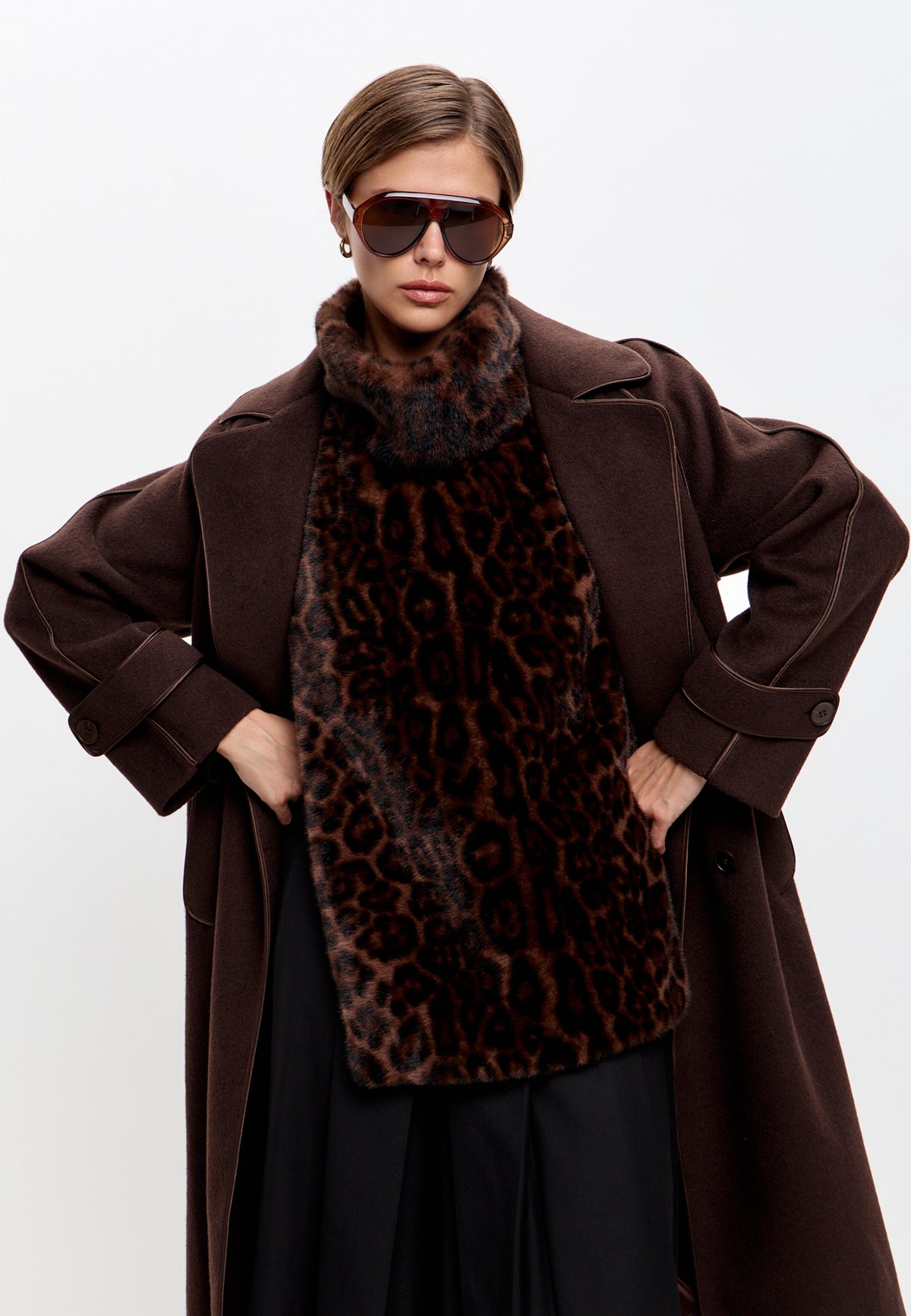 Top smanicato in pelliccia sintetica con colletto – Leopardo marrone