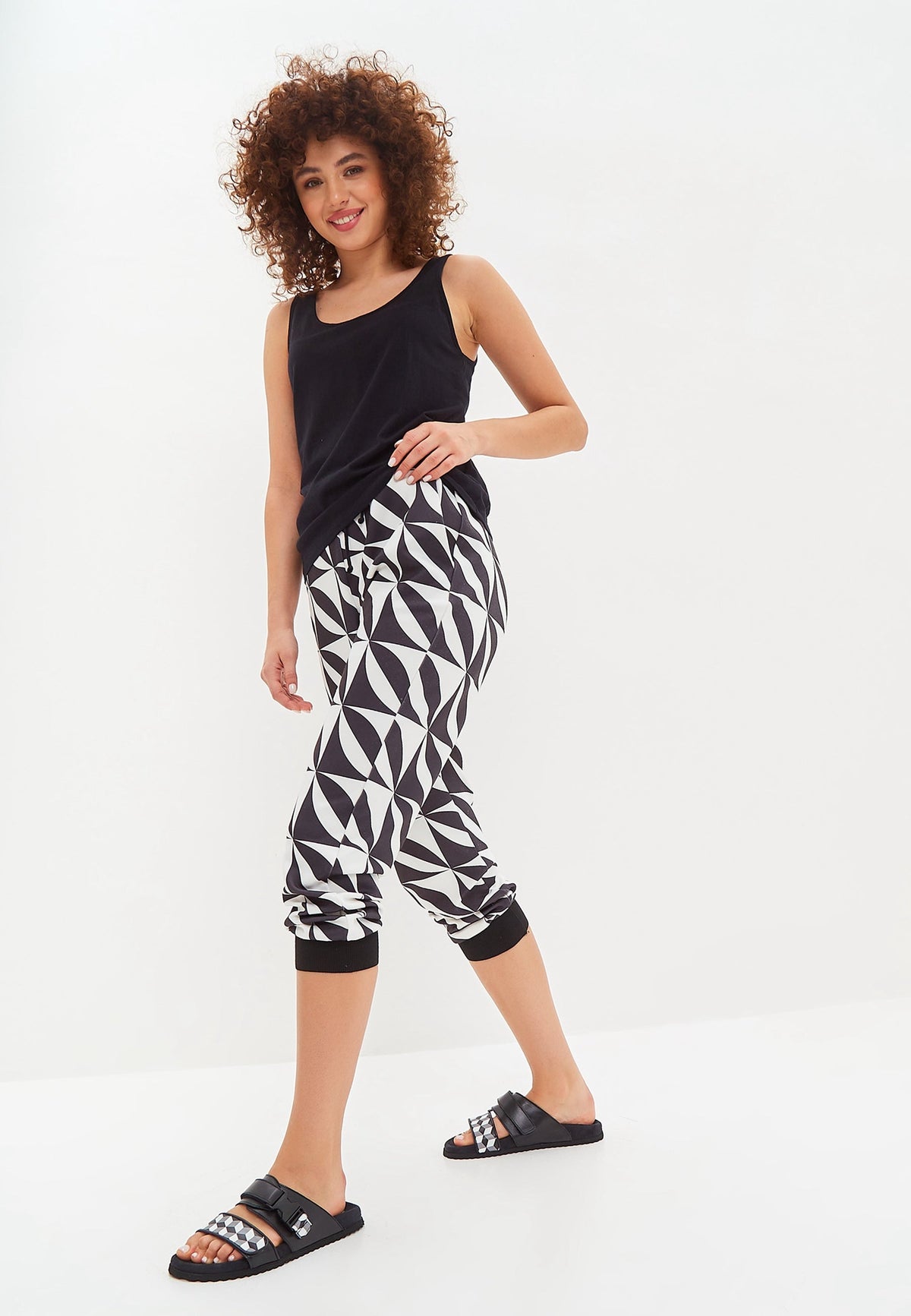 Klapki na płaskiej podeszwie