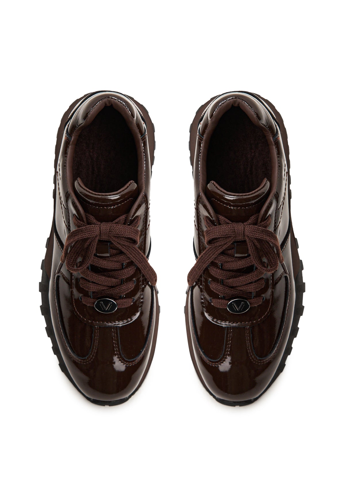 Sneakers in pelle verniciata – marrone