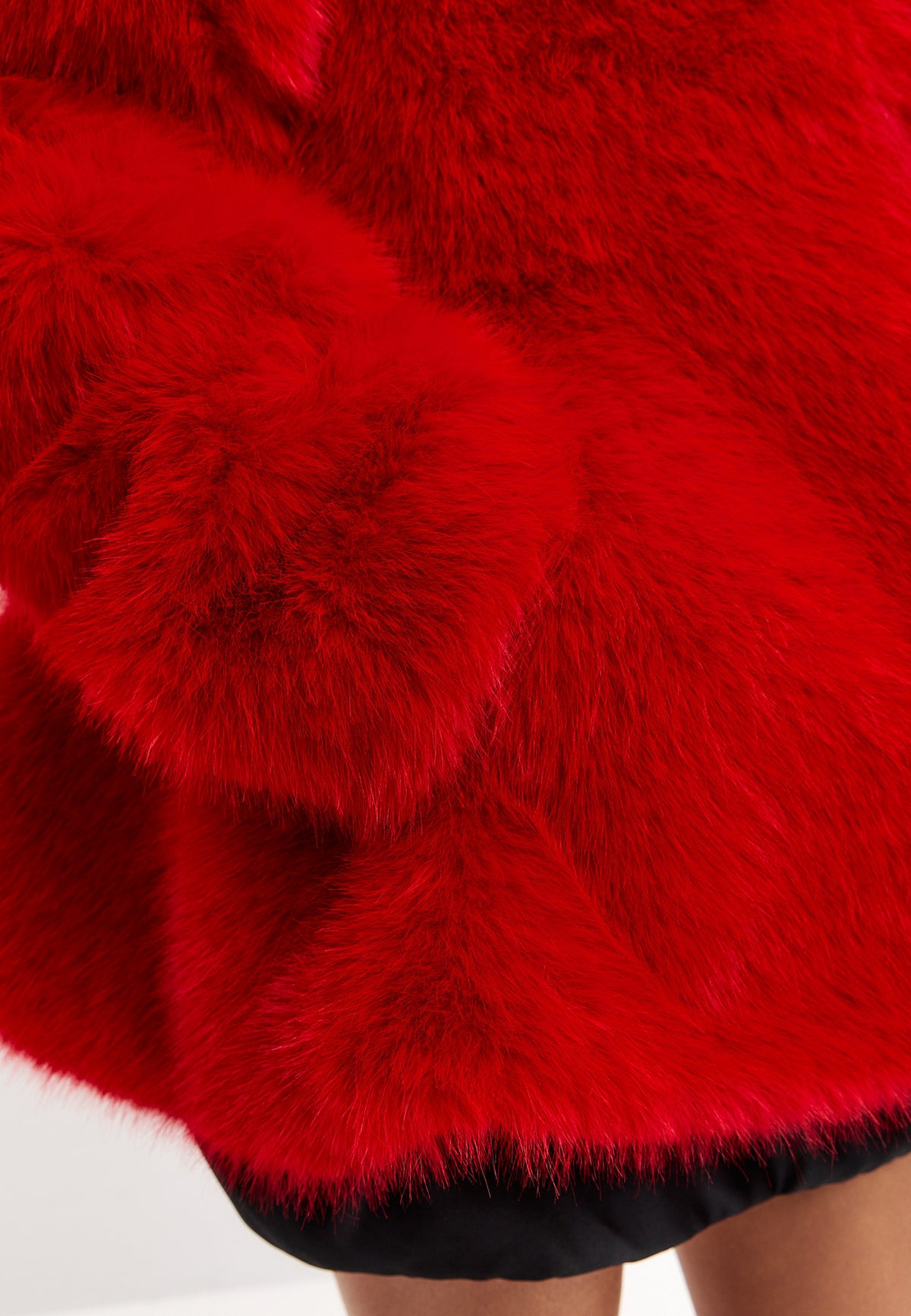Veste en fausse fourrure – rouge