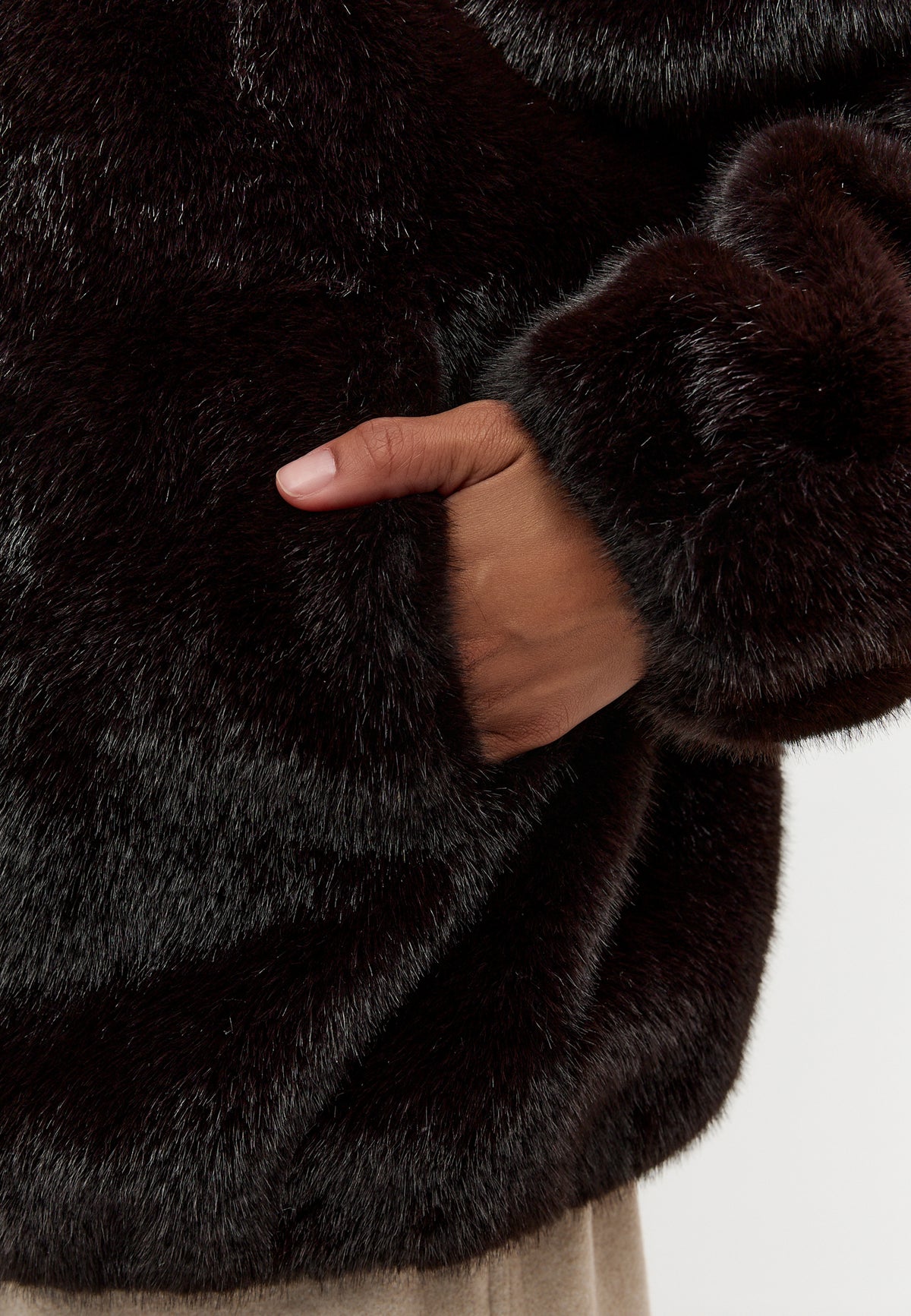 Veste à capuche en fausse fourrure Reyna – Chocolat