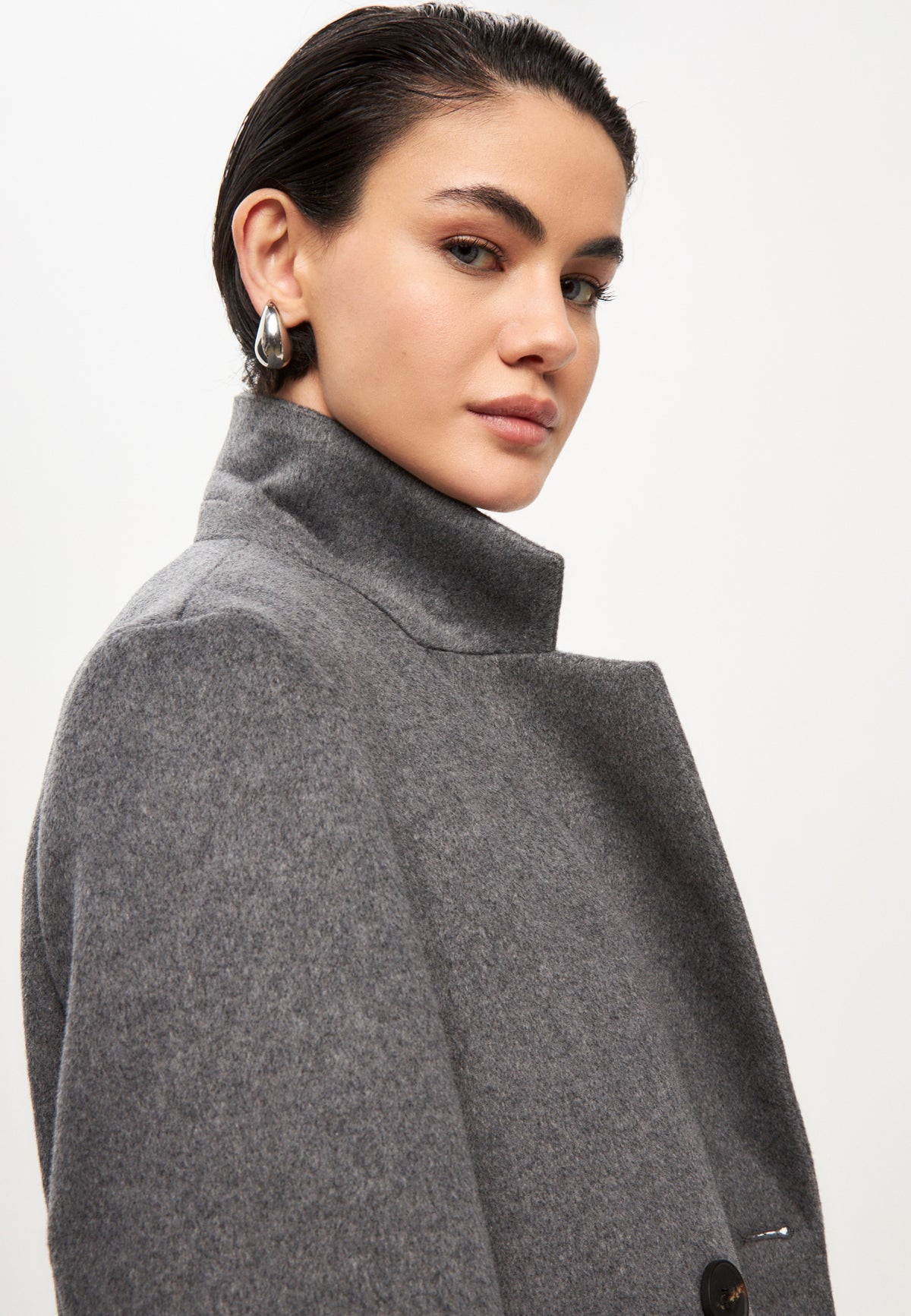 Double-breasted long wool coat – Grey