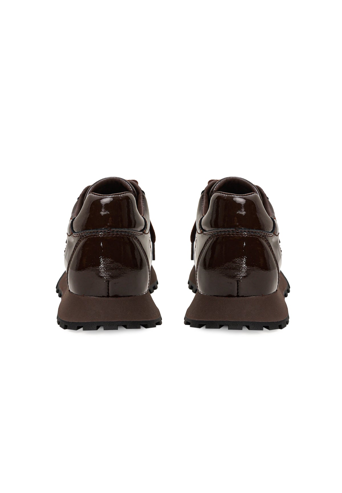 Sneakers in pelle verniciata – marrone