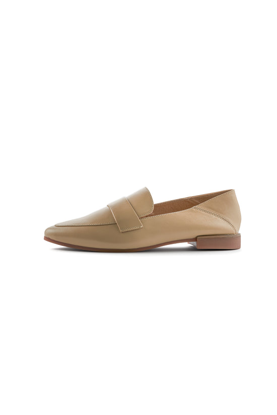Classic Leather Loafers – Beige