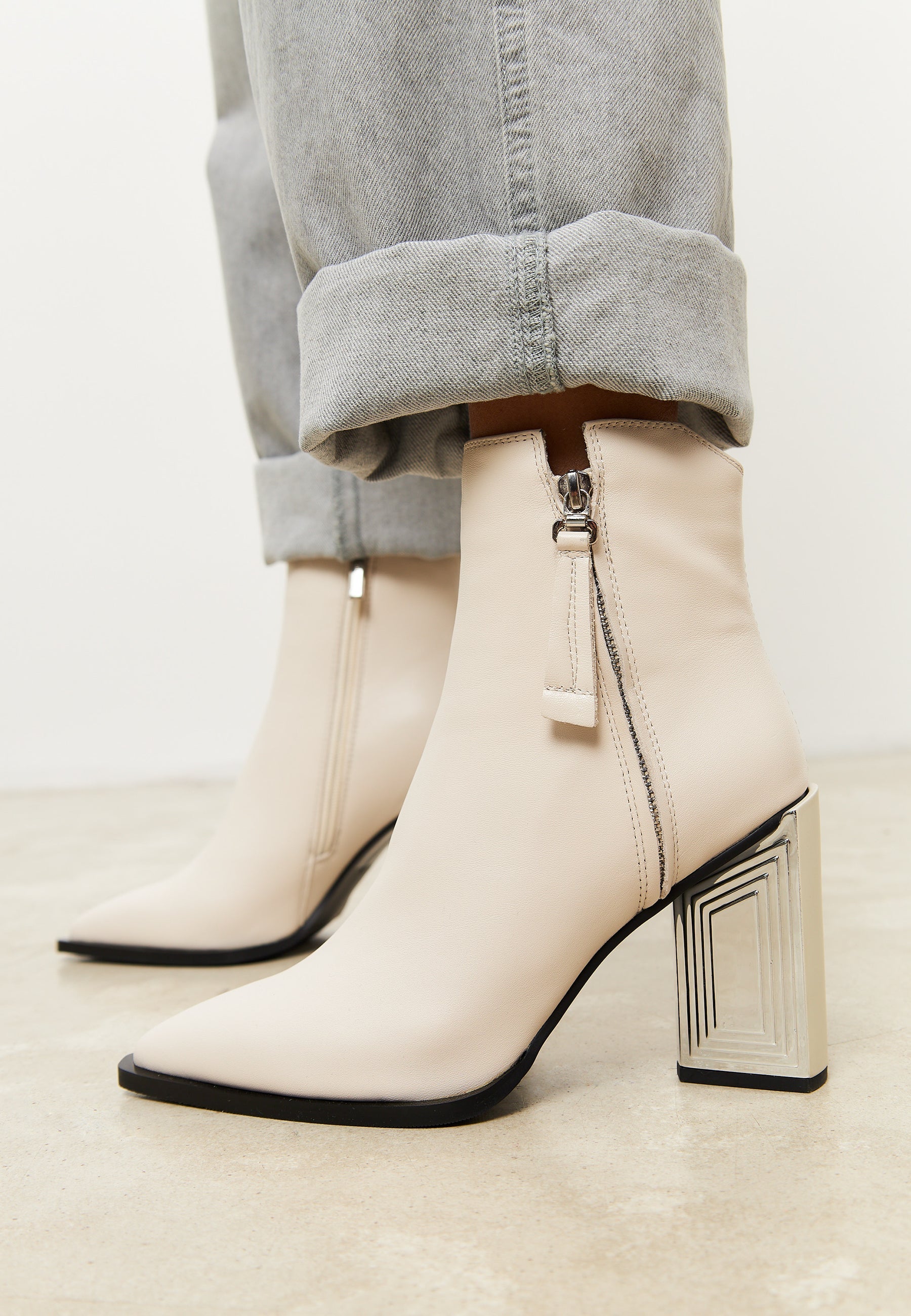 Classic Leather Ankle Boots - Cesare Gaspari 